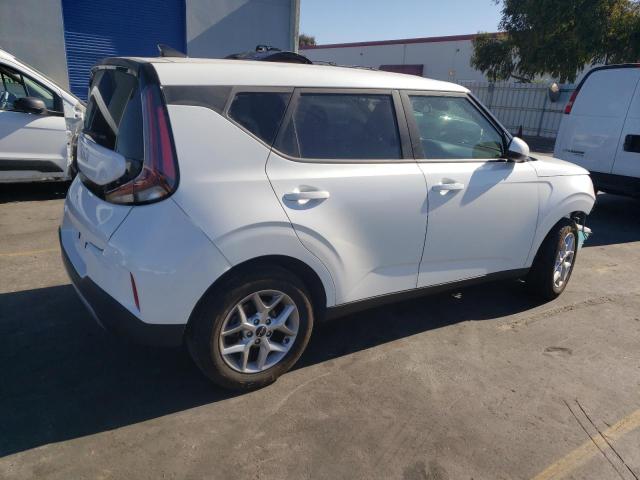 Photo 2 VIN: KNDJ23AU7R7911416 - KIA SOUL LX 