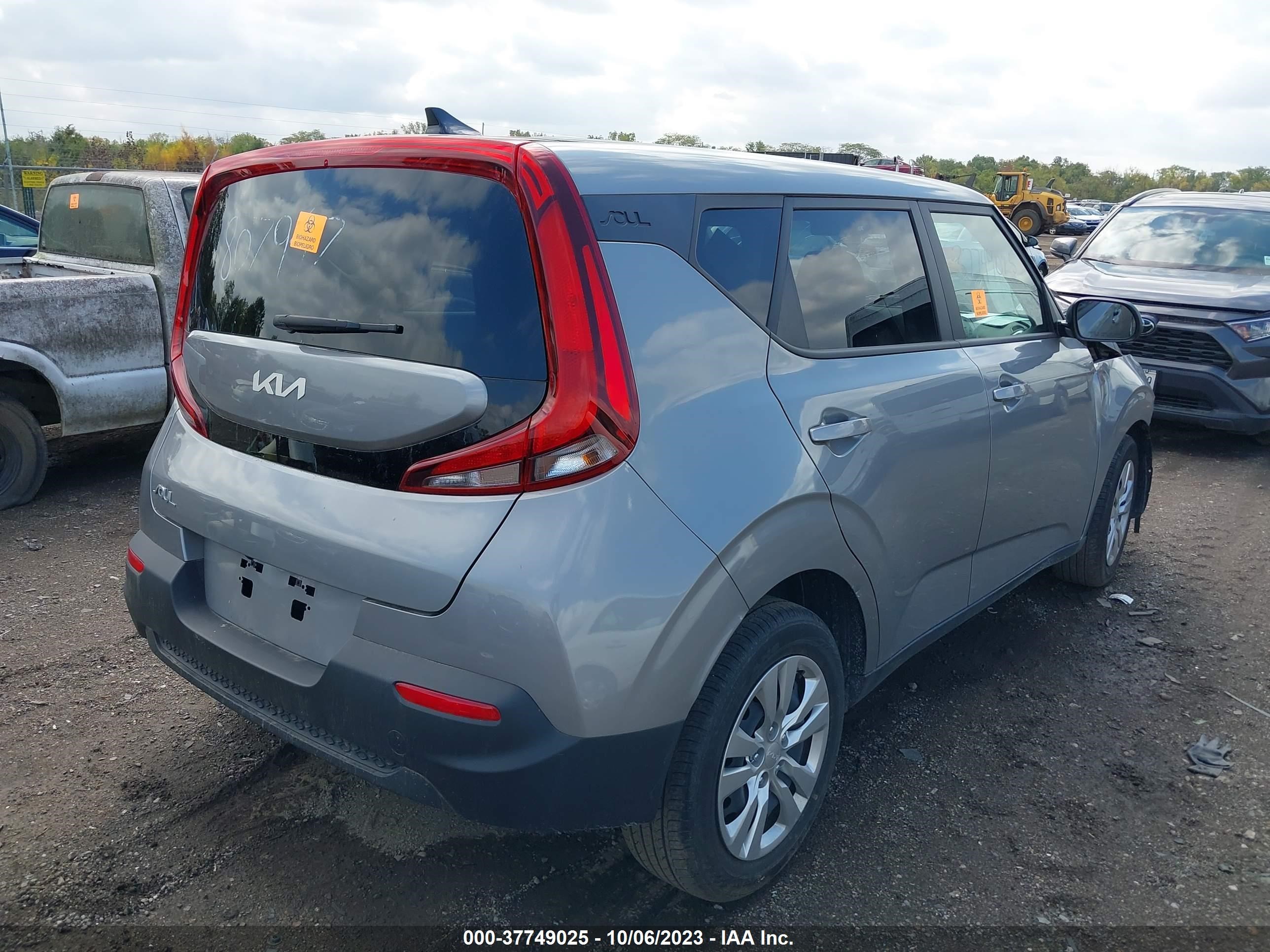 Photo 3 VIN: KNDJ23AU8N7807947 - KIA SOUL 