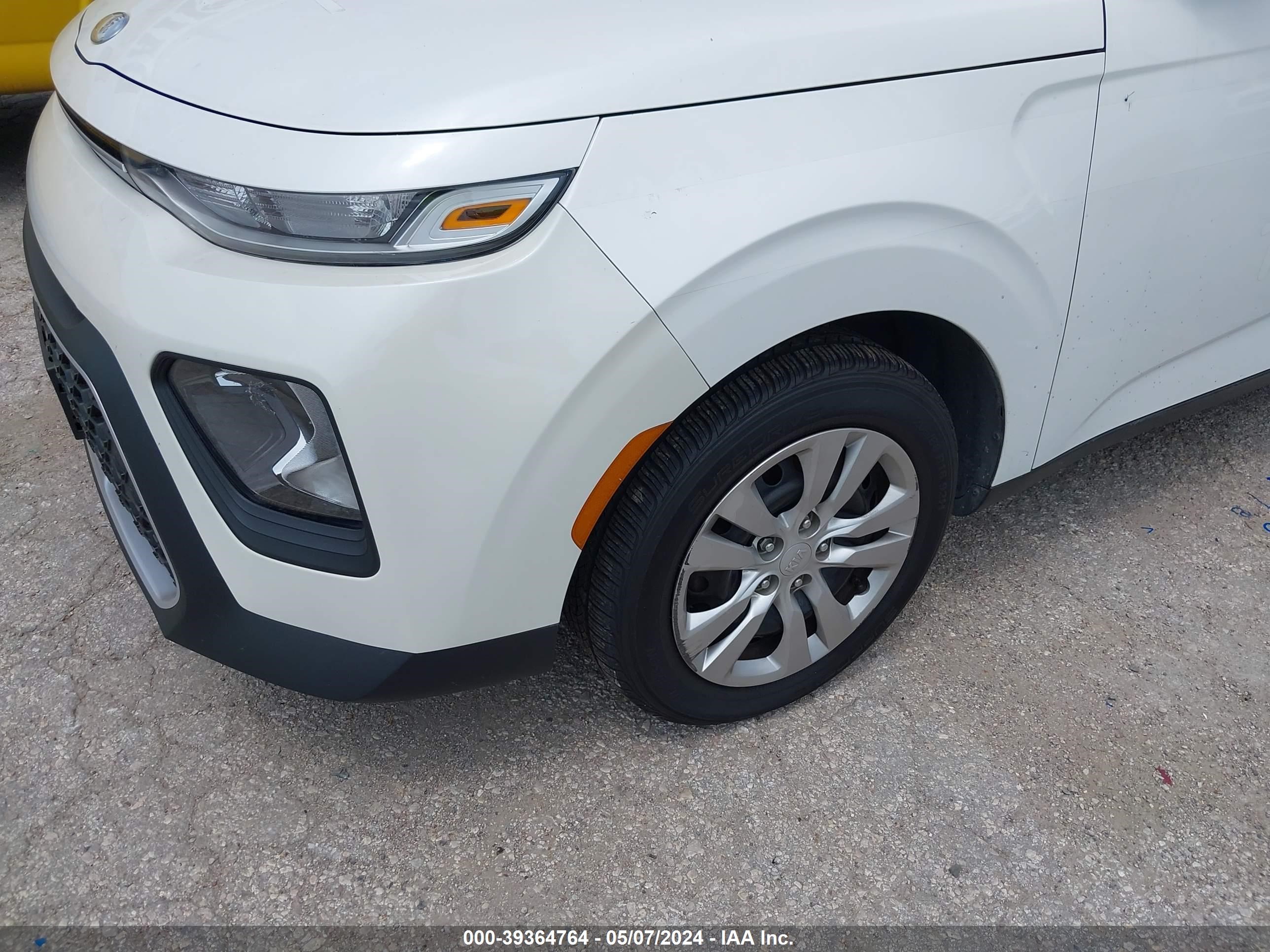 Photo 17 VIN: KNDJ23AUXL7085359 - KIA SOUL 