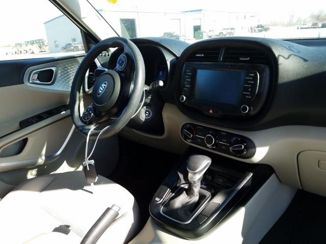 Photo 8 VIN: KNDJ23AUXL7098869 - KIA SOUL LX 