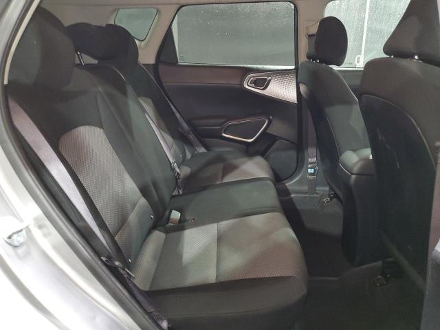 Photo 10 VIN: KNDJ23AUXN7807898 - KIA SOUL LX 