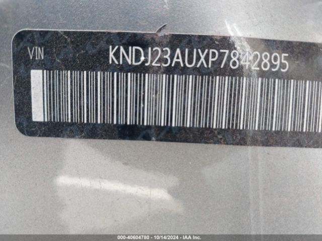 Photo 8 VIN: KNDJ23AUXP7842895 - KIA SOUL 