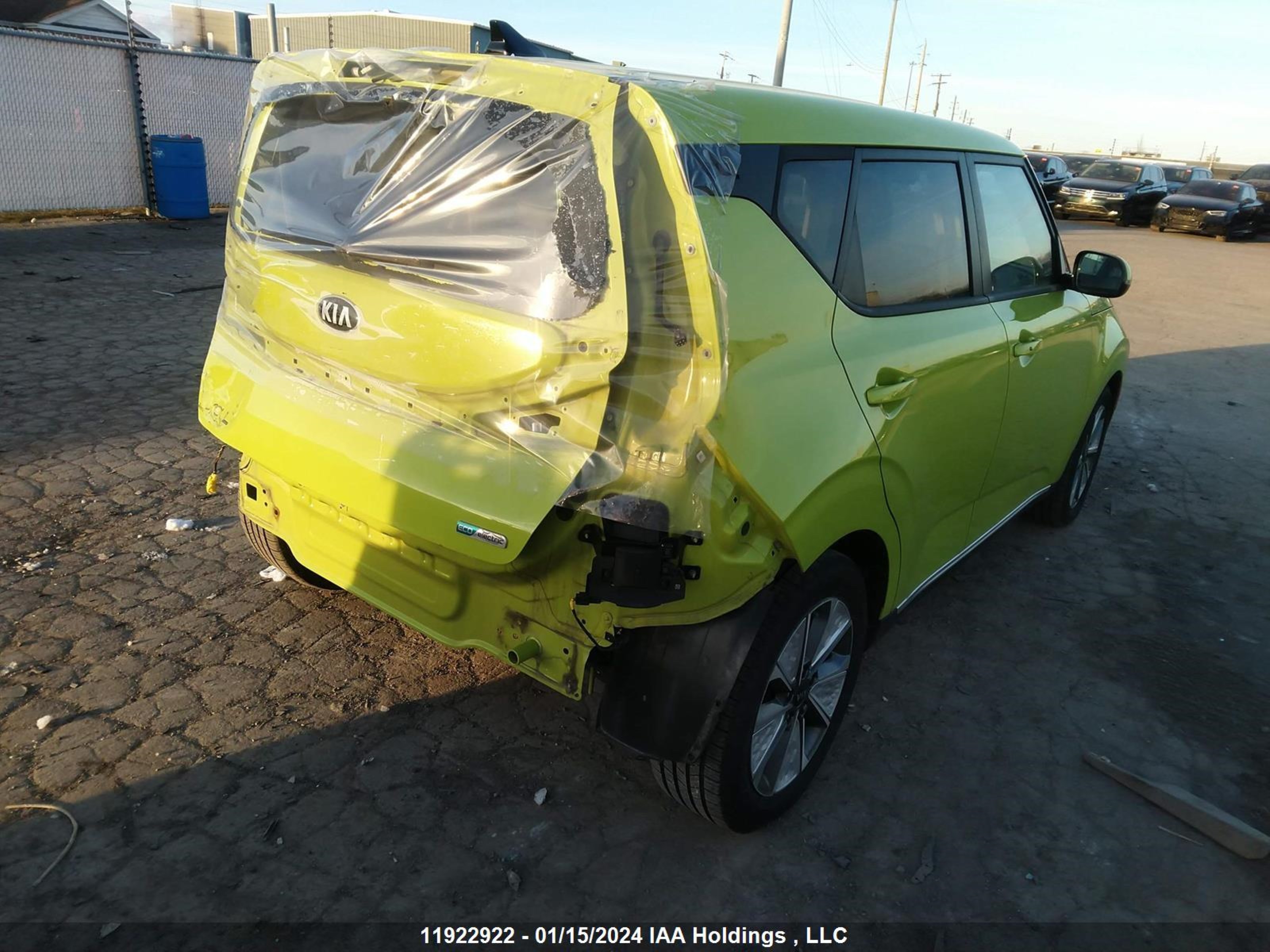 Photo 3 VIN: KNDJ33A10L7004839 - KIA SOUL EV 