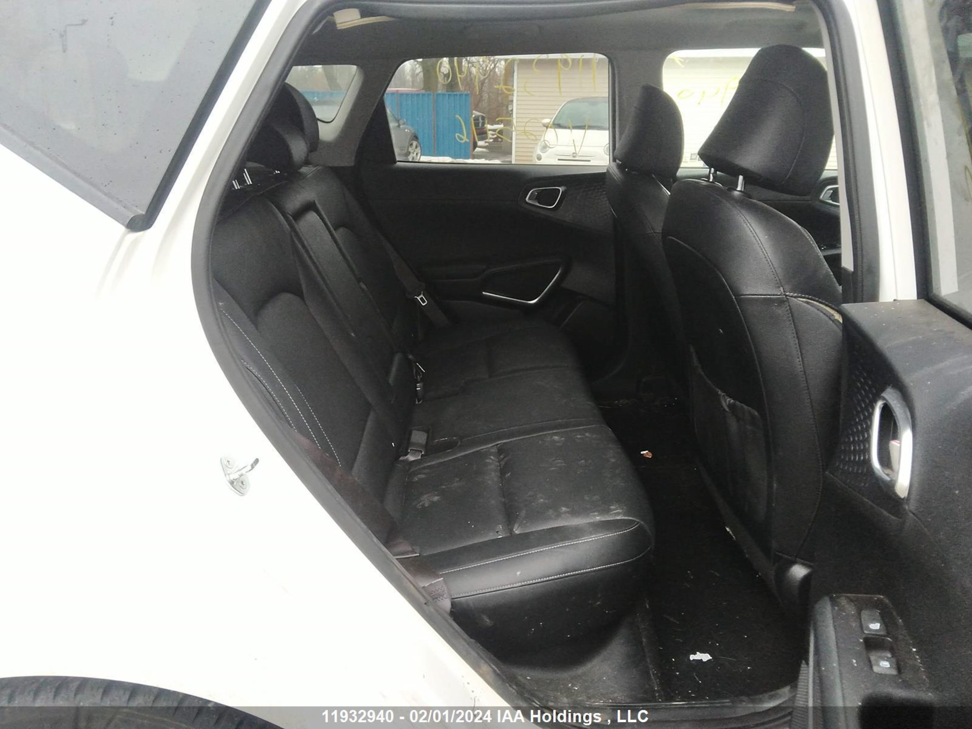 Photo 7 VIN: KNDJ33A16N7025116 - KIA SOUL EV 