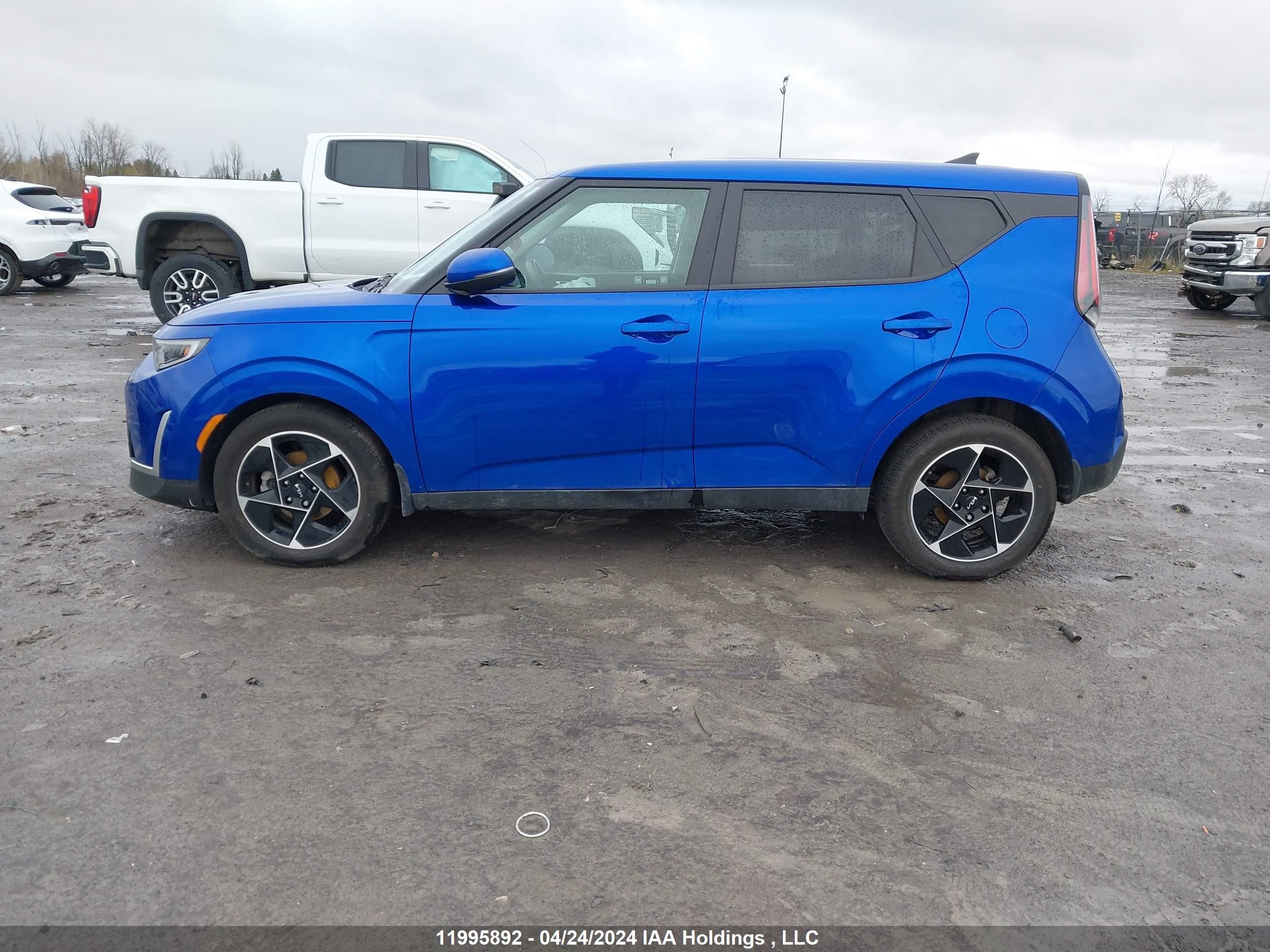 Photo 13 VIN: KNDJ33AUXP7203929 - KIA SOUL 