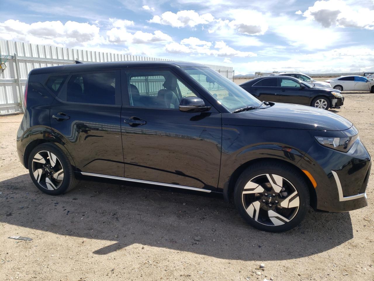 Photo 3 VIN: KNDJ53AU0P7850379 - KIA SOUL 