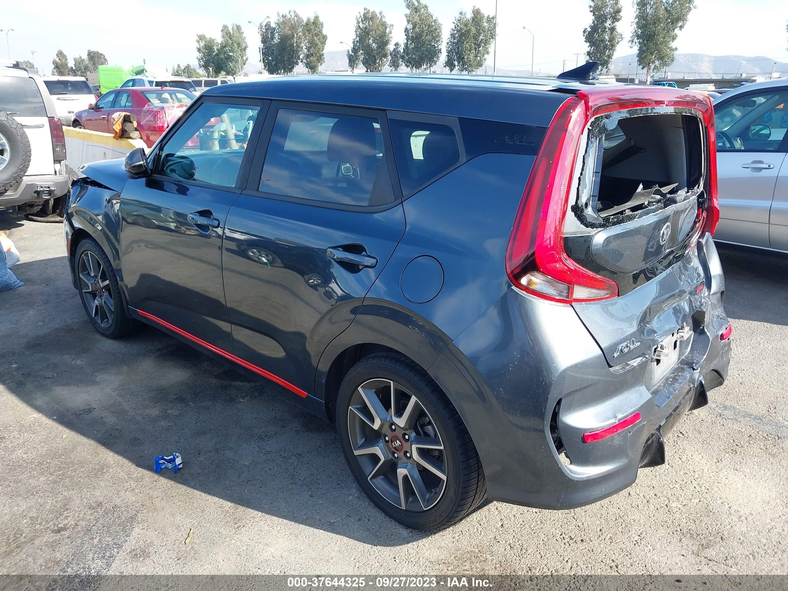 Photo 2 VIN: KNDJ63AU2L7013401 - KIA SOUL 