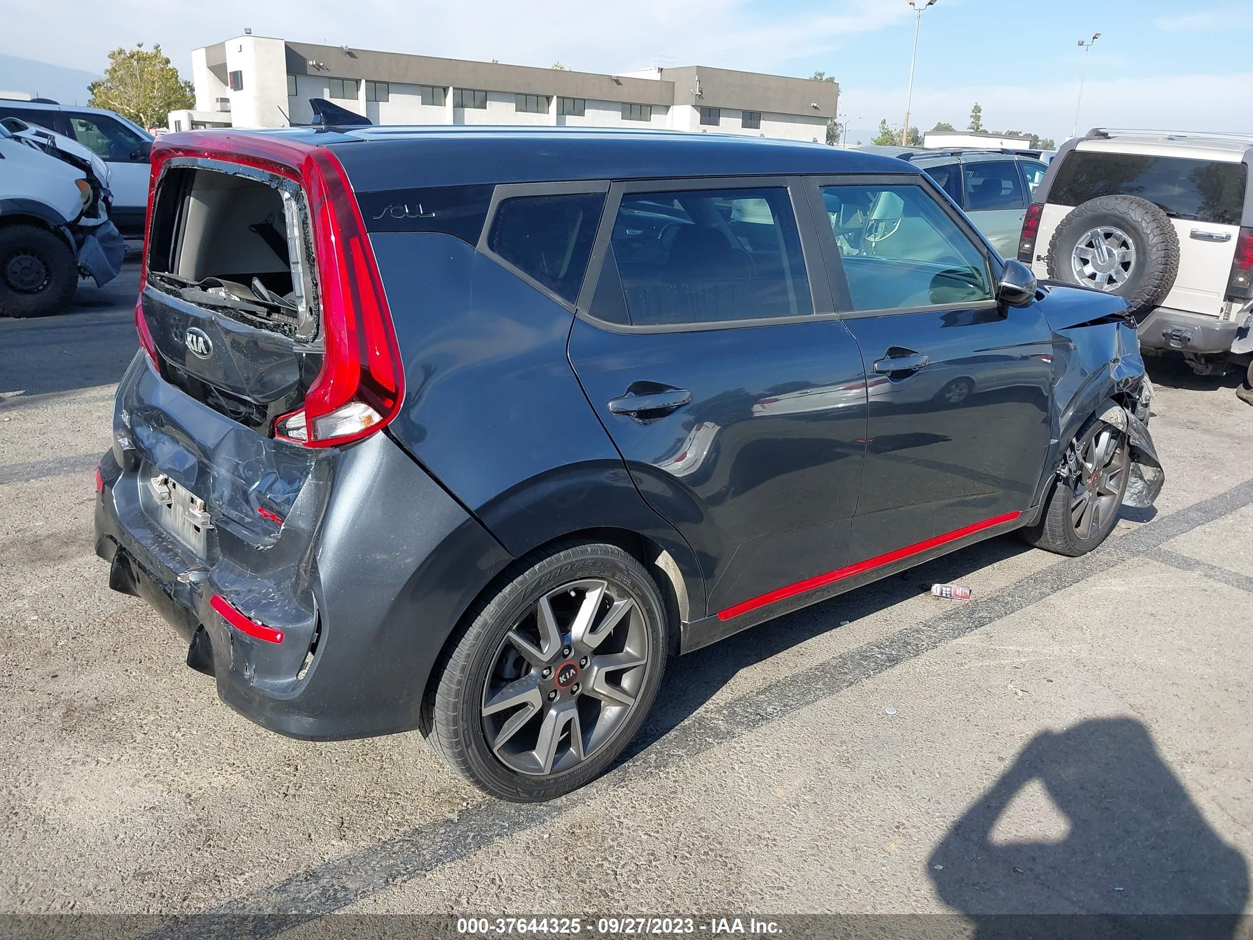 Photo 3 VIN: KNDJ63AU2L7013401 - KIA SOUL 