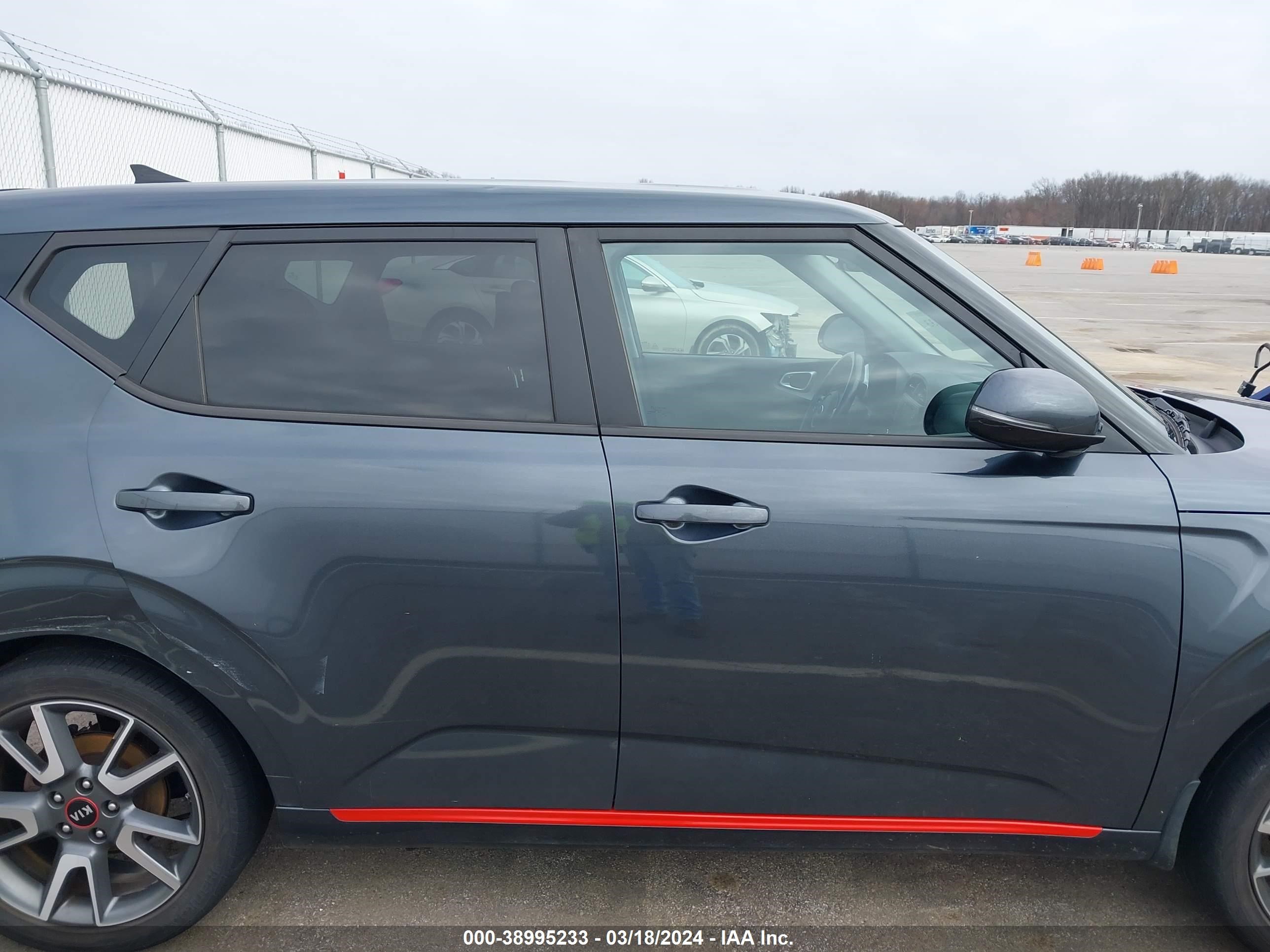 Photo 11 VIN: KNDJ63AU3L7052062 - KIA SOUL 