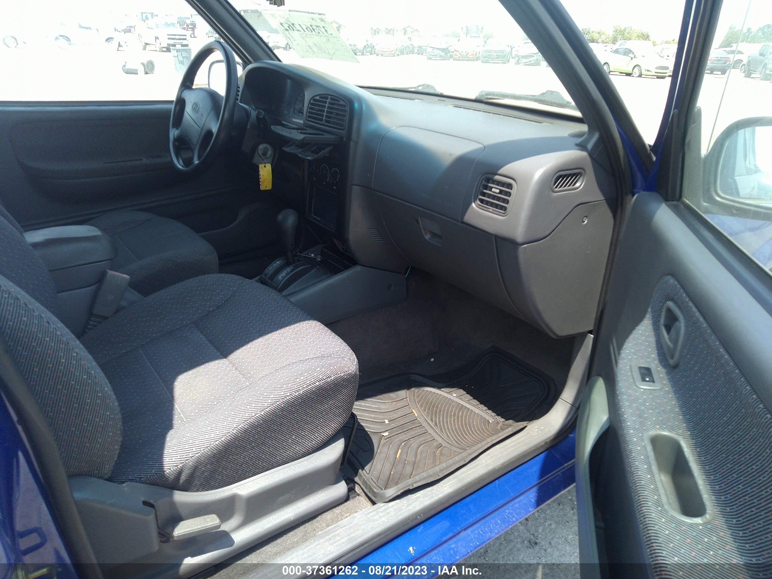 Photo 4 VIN: KNDJB623XY5628302 - KIA SPORTAGE 