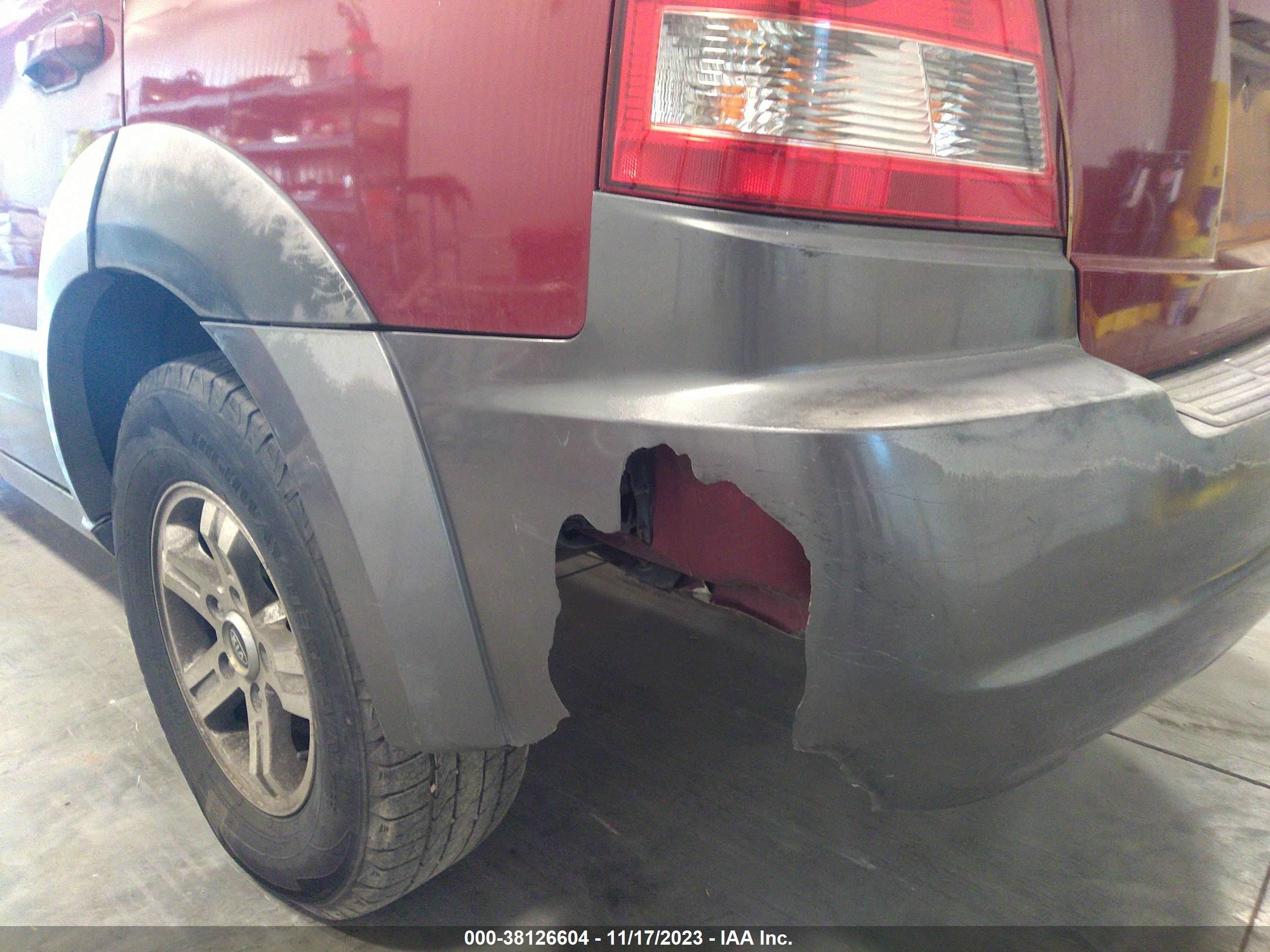 Photo 5 VIN: KNDJC733135107589 - KIA SORENTO 