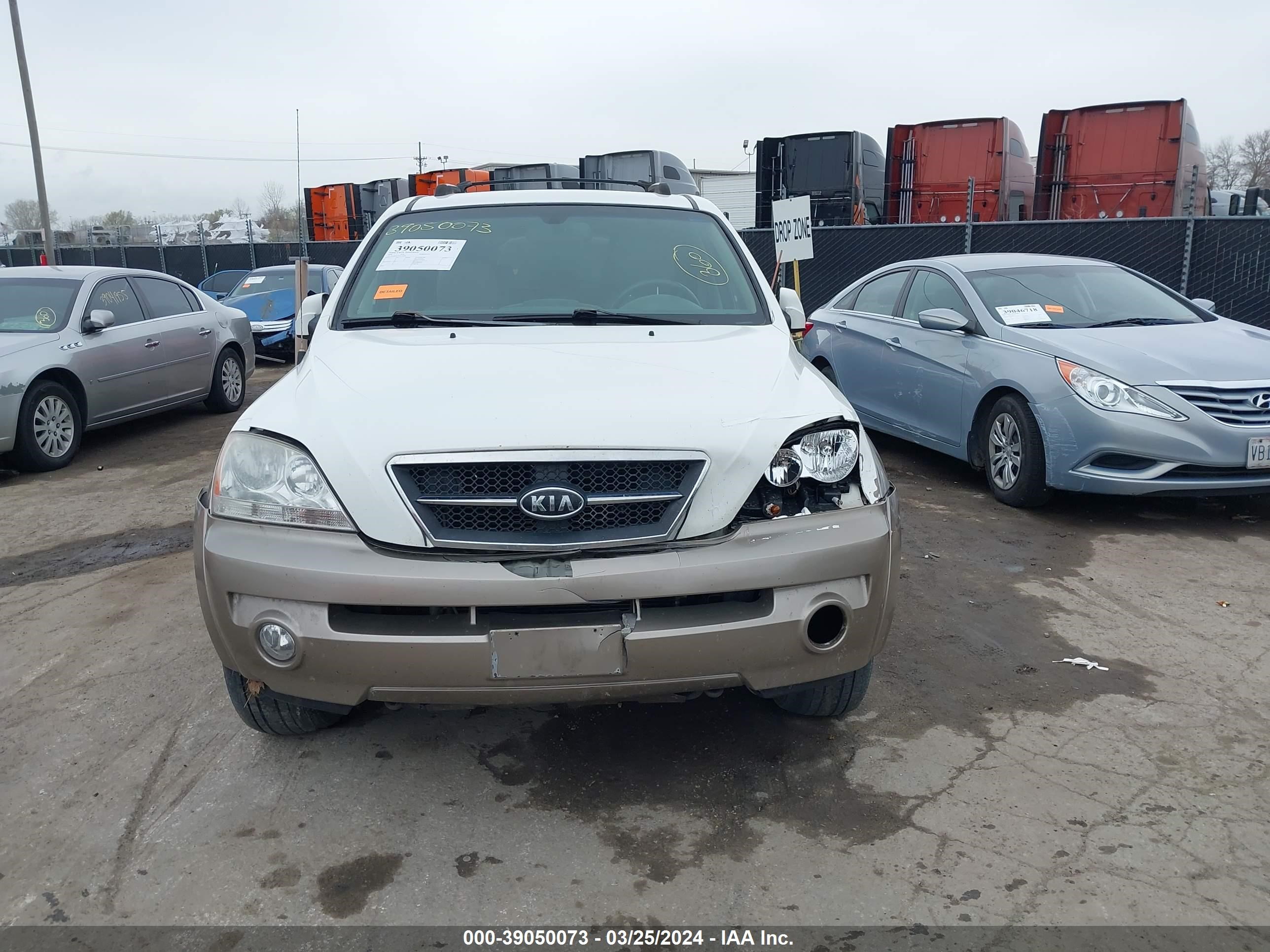 Photo 12 VIN: KNDJC733365636496 - KIA SORENTO 