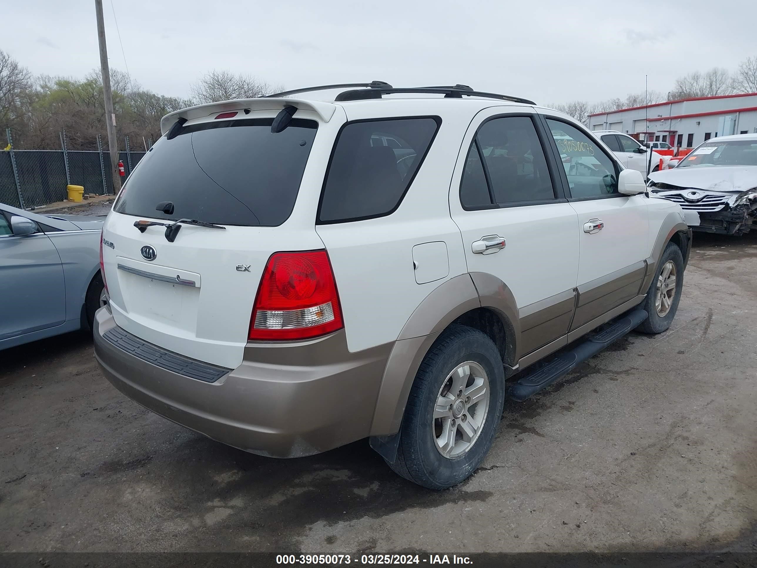 Photo 3 VIN: KNDJC733365636496 - KIA SORENTO 