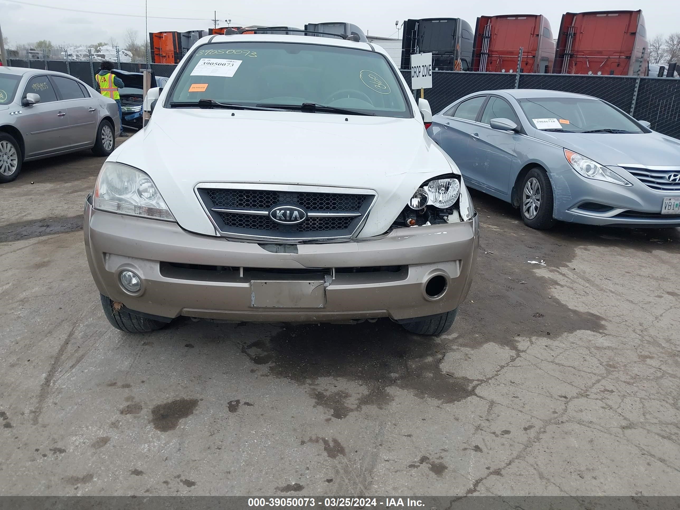 Photo 5 VIN: KNDJC733365636496 - KIA SORENTO 