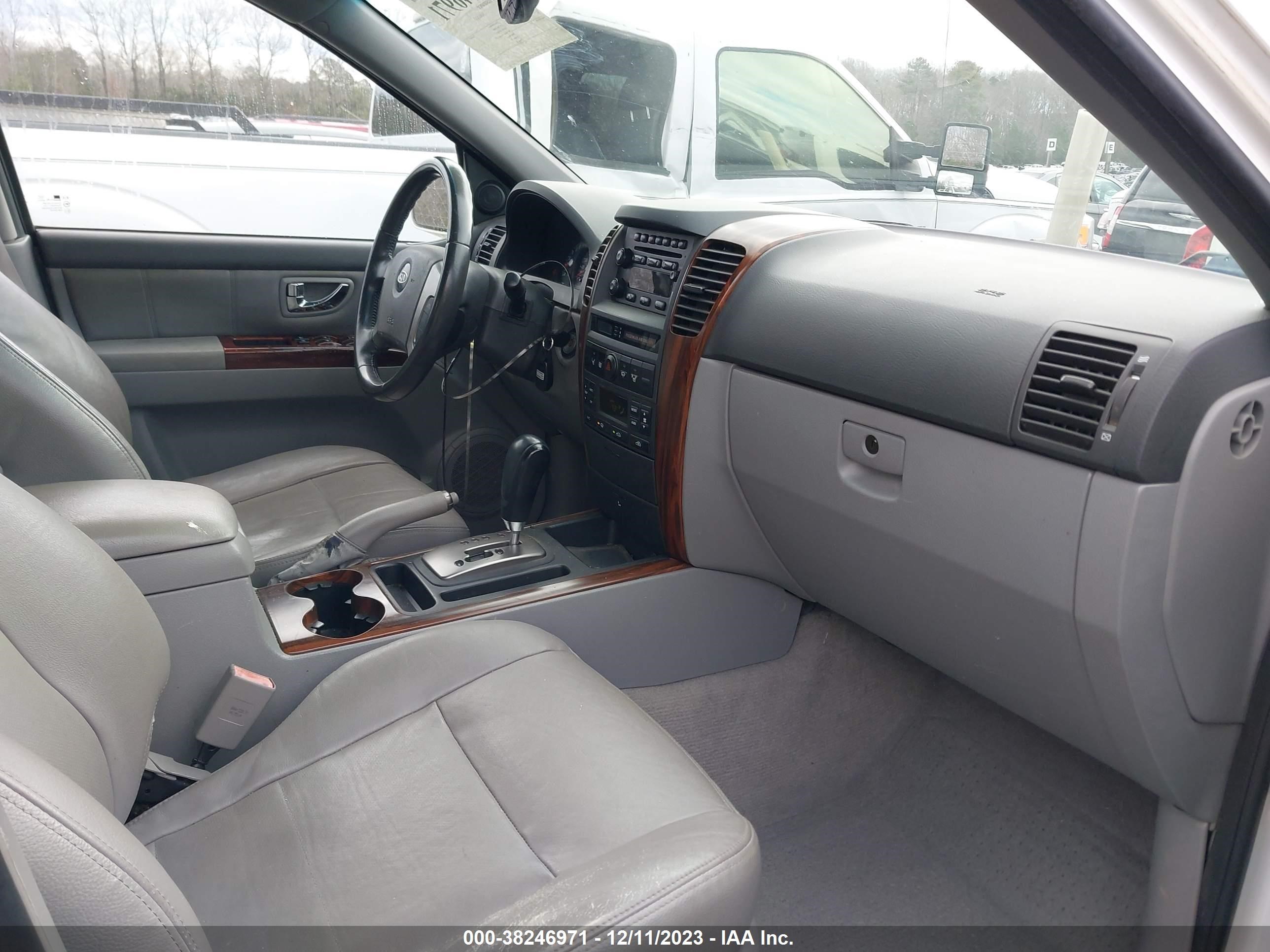 Photo 4 VIN: KNDJC733565611826 - KIA SORENTO 