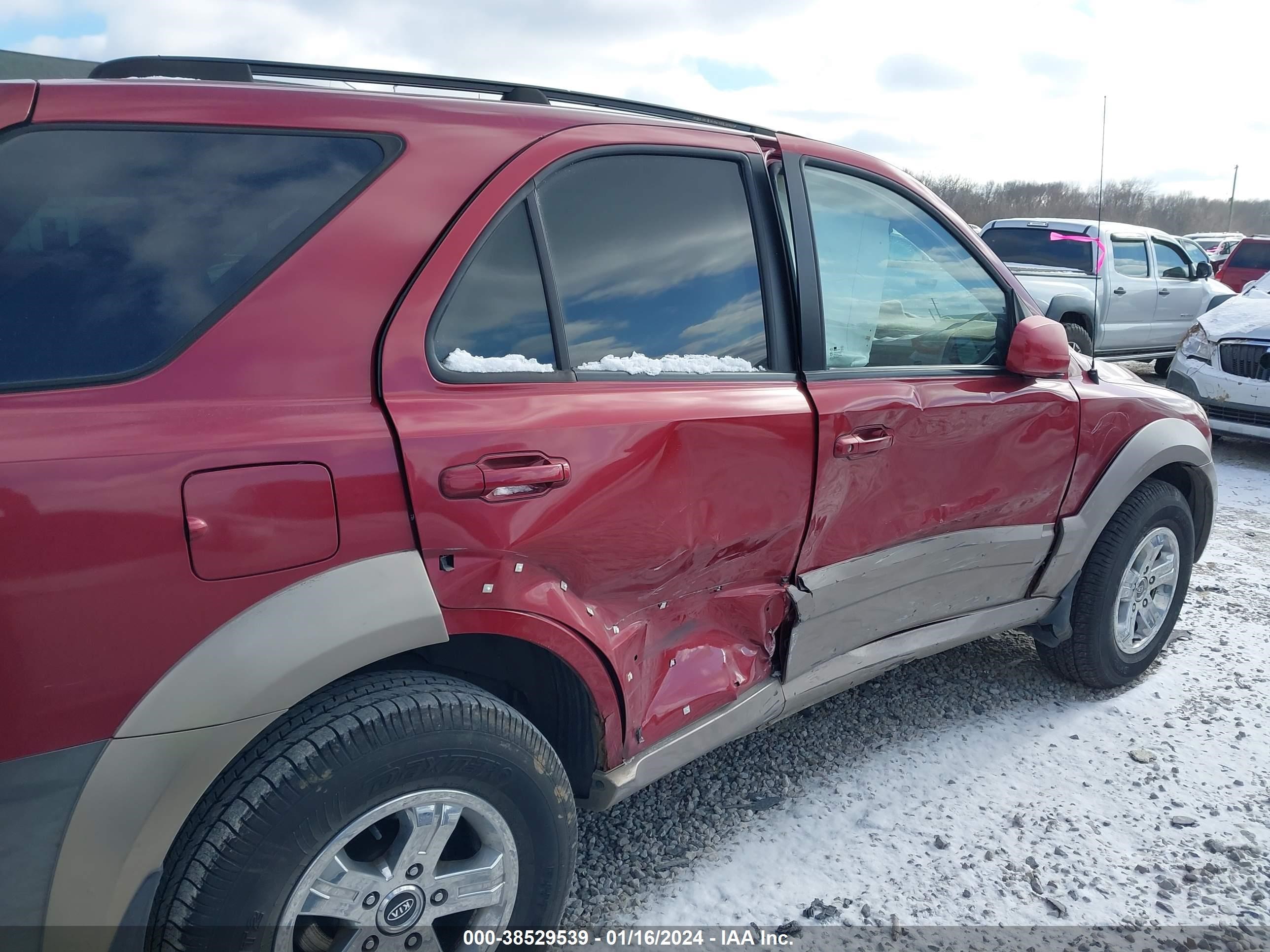 Photo 5 VIN: KNDJC733645247459 - KIA SORENTO 