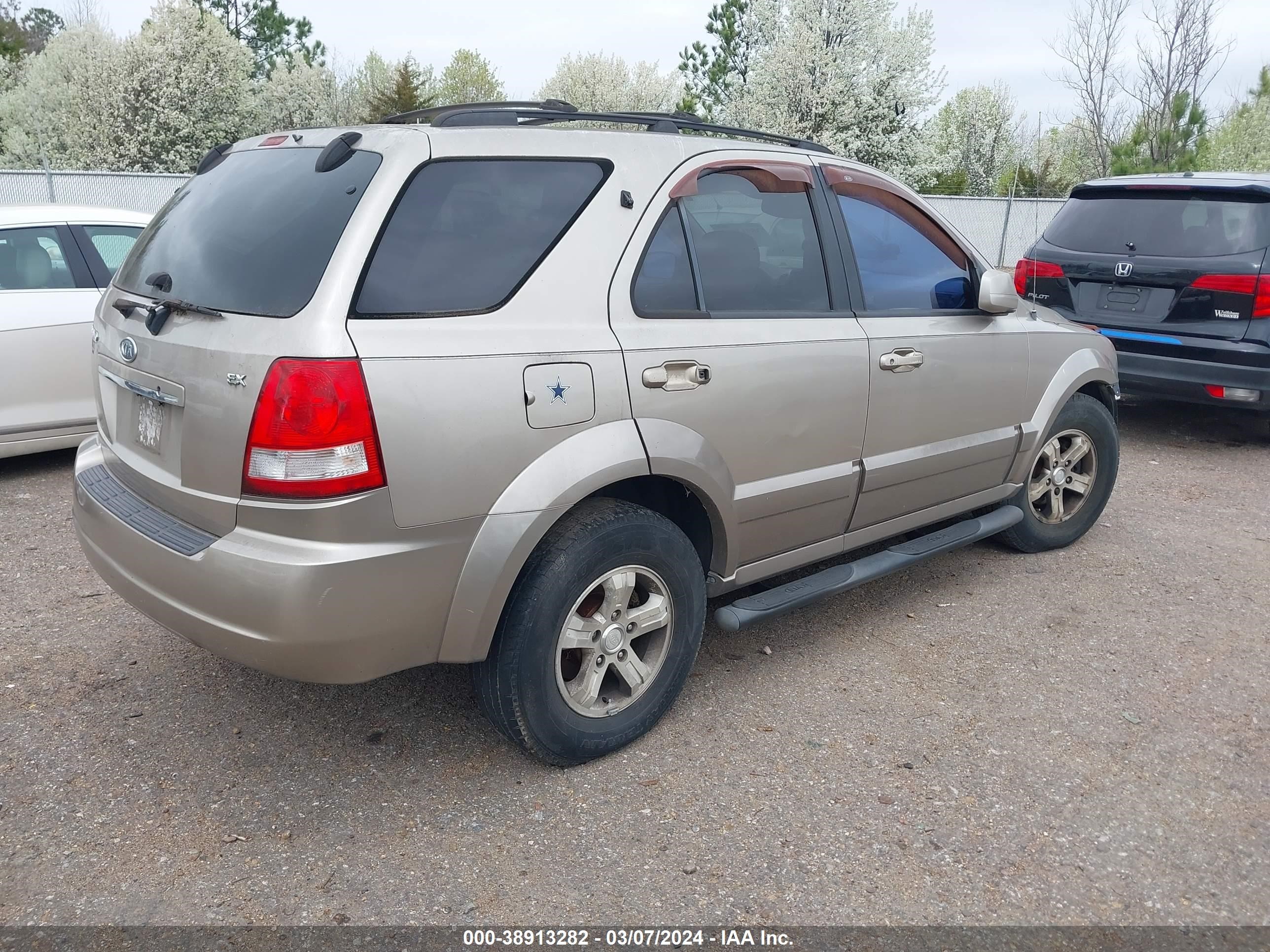 Photo 3 VIN: KNDJC733665619711 - KIA SORENTO 