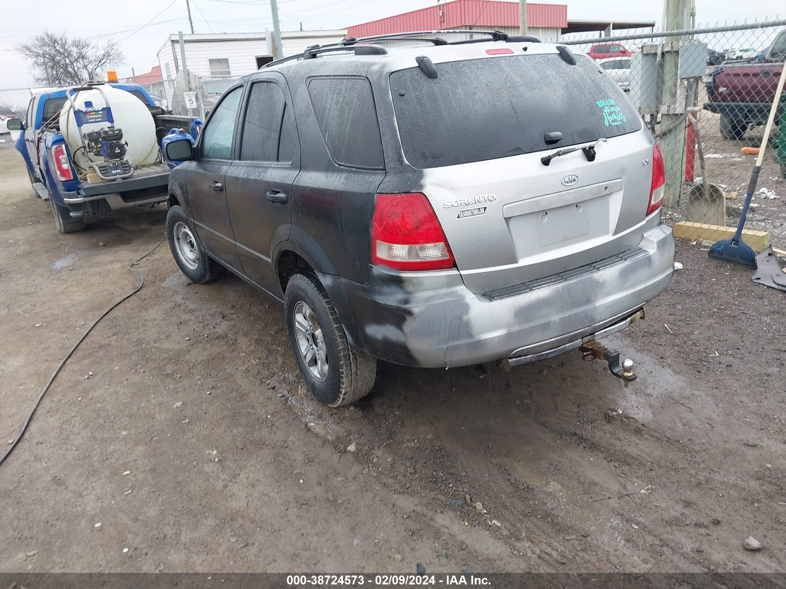 Photo 2 VIN: KNDJC733845197969 - KIA SORENTO 