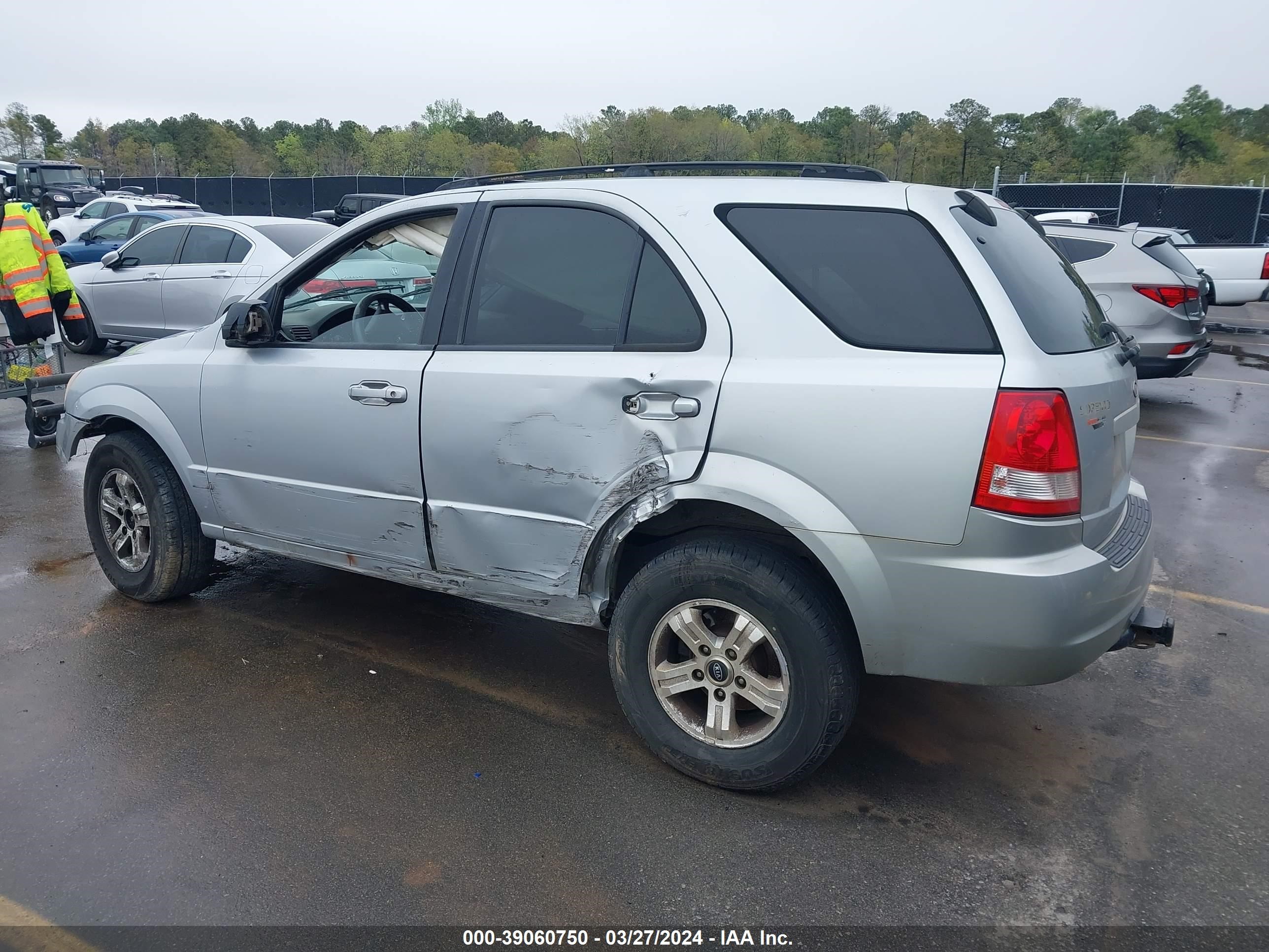 Photo 2 VIN: KNDJC733845275473 - KIA SORENTO 