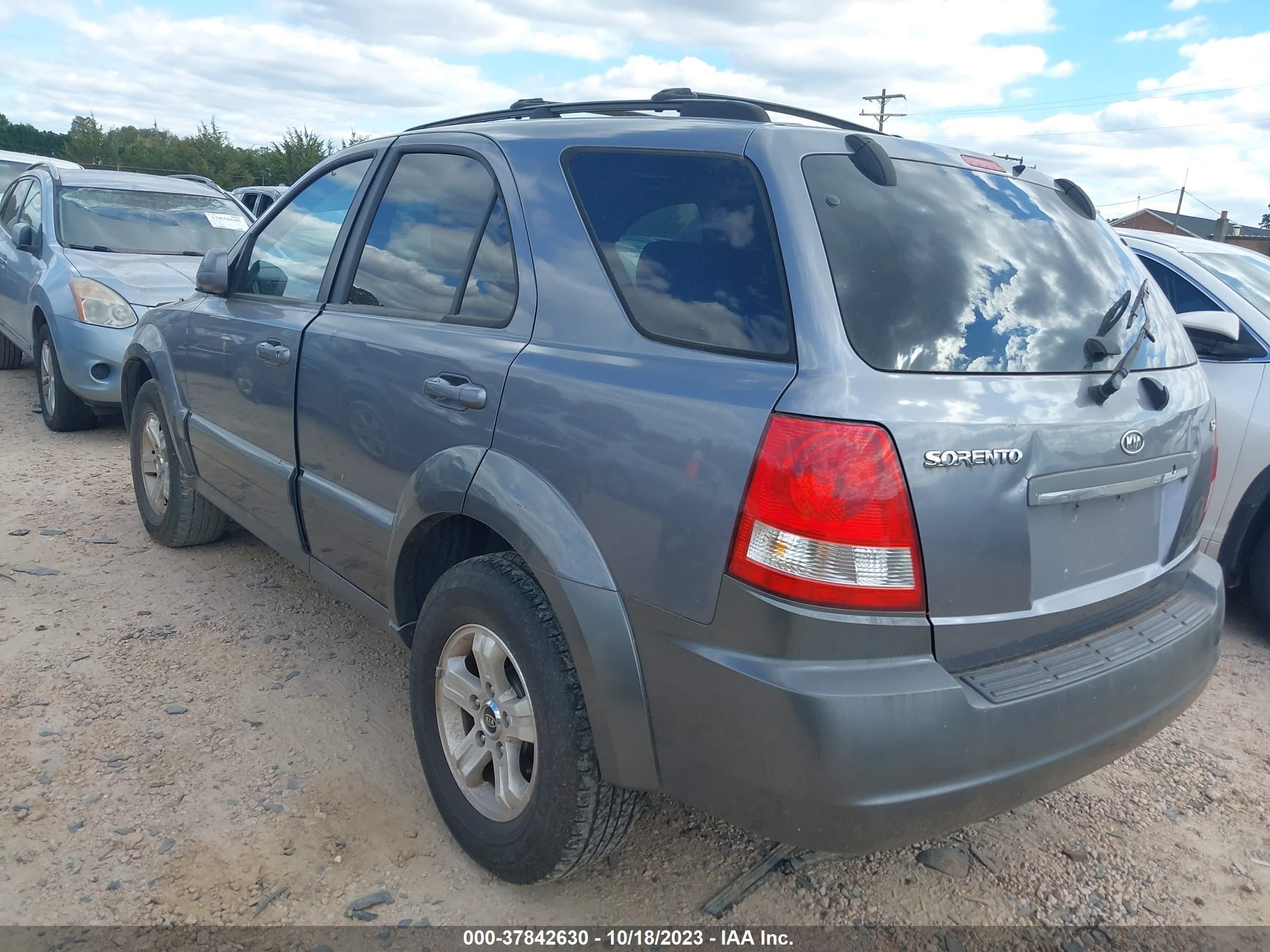 Photo 2 VIN: KNDJC733855458700 - KIA SORENTO 