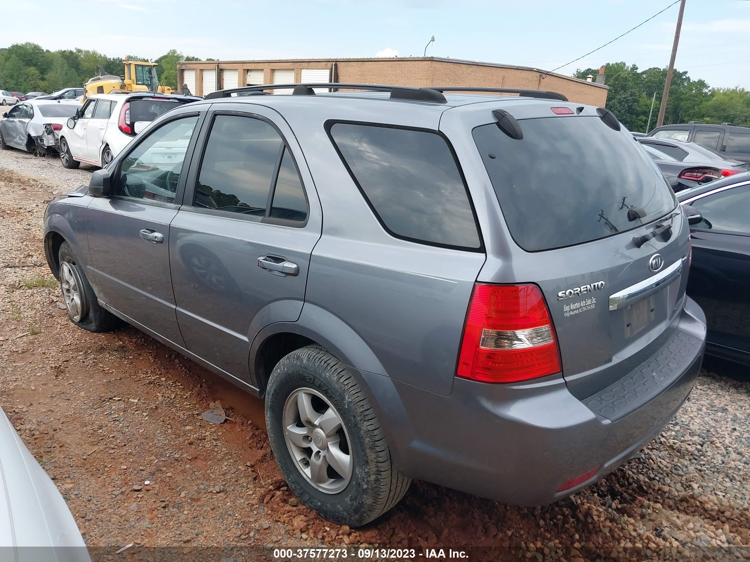 Photo 2 VIN: KNDJC735085792886 - KIA SORENTO 