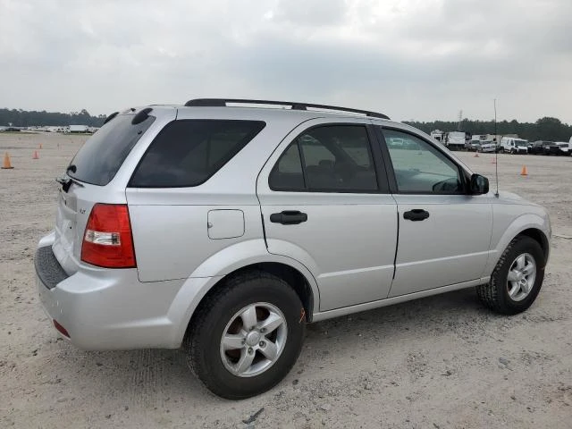 Photo 2 VIN: KNDJC735395896113 - KIA SORENTO LX 