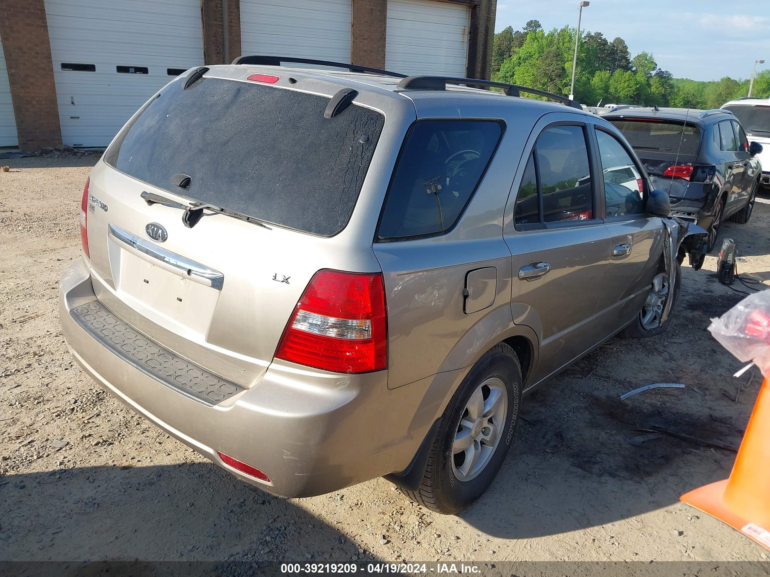 Photo 3 VIN: KNDJC735985781448 - KIA SORENTO 