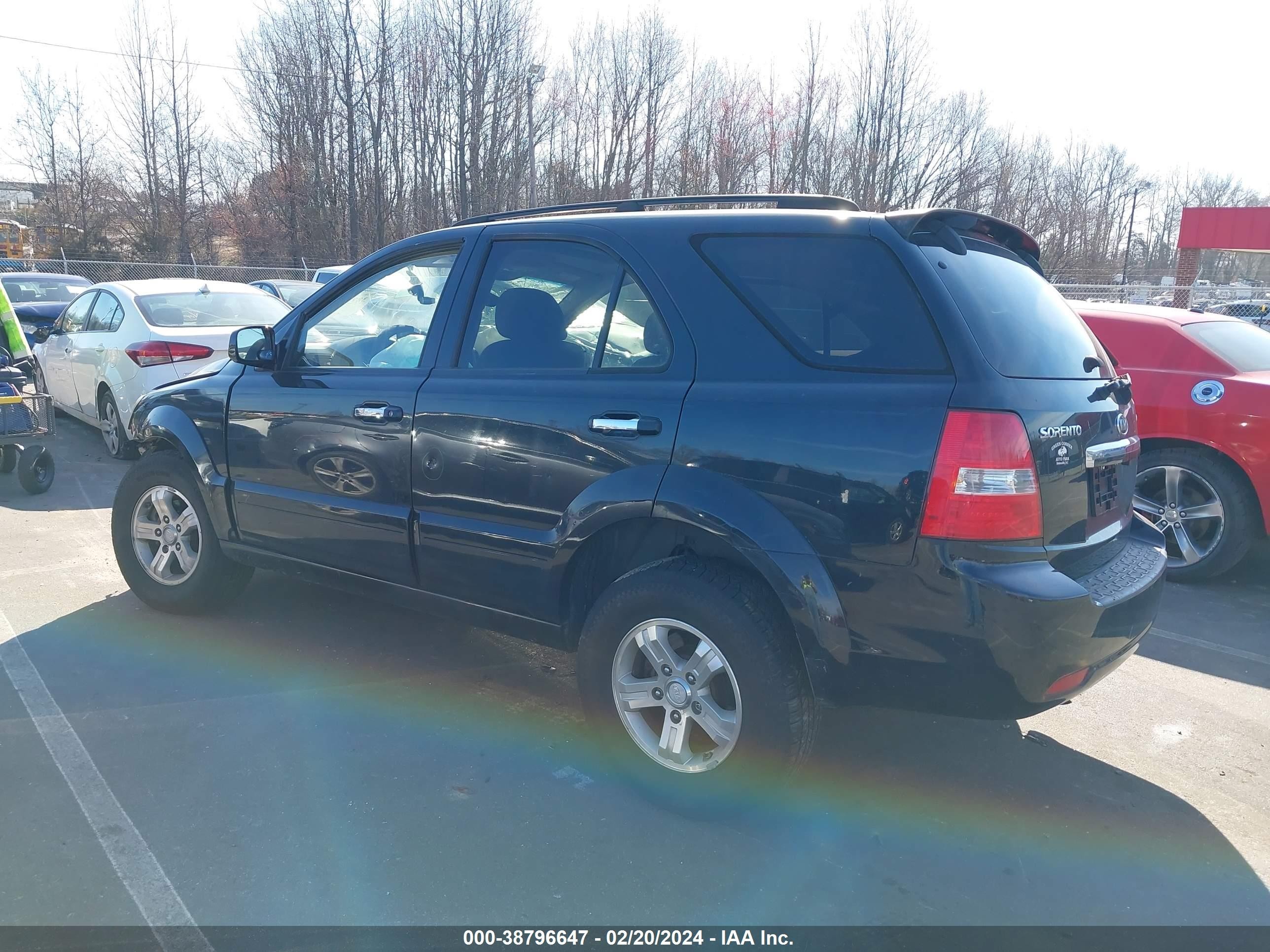 Photo 2 VIN: KNDJC736385819779 - KIA SORENTO 