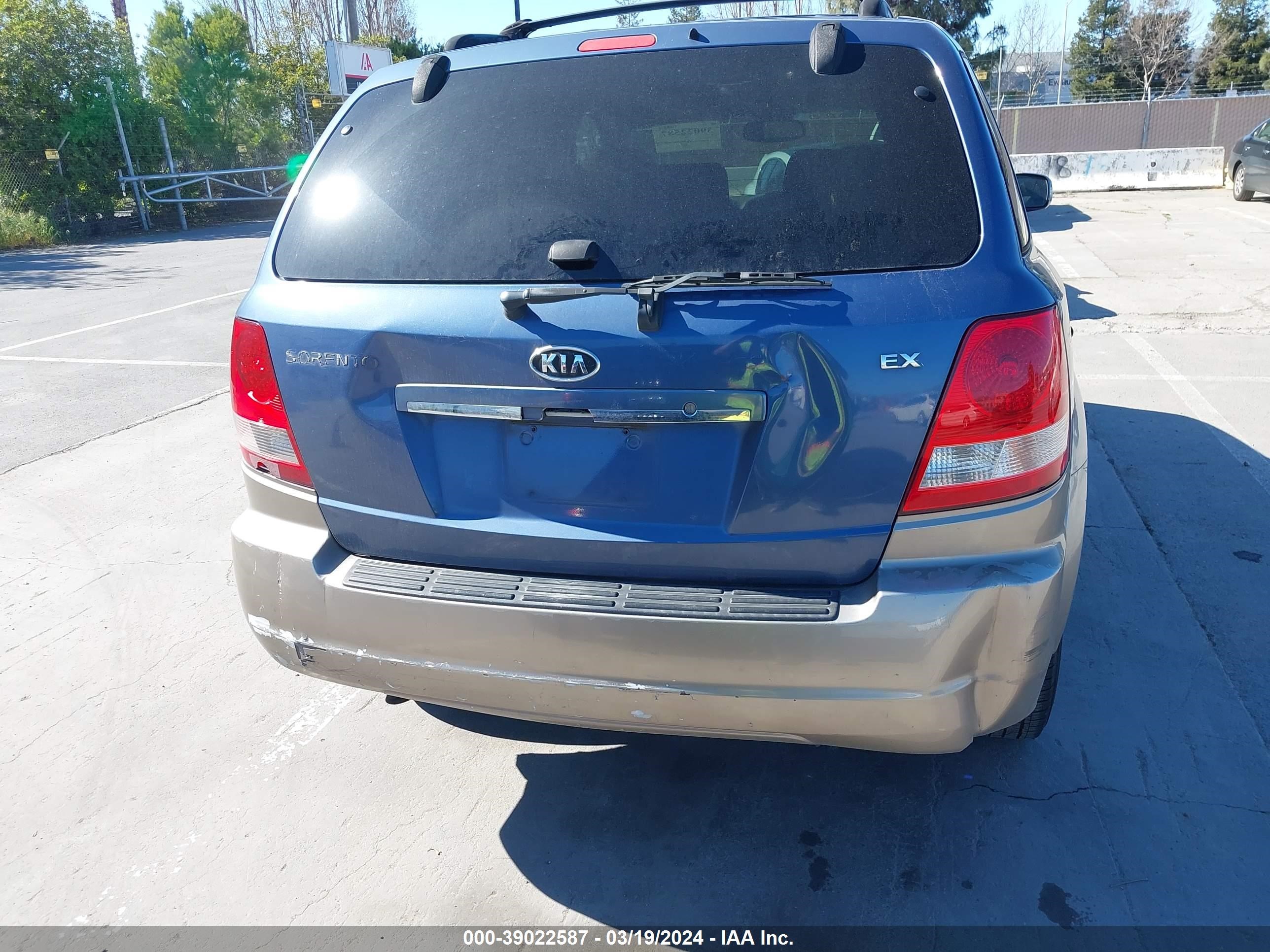 Photo 12 VIN: KNDJD733765566496 - KIA SORENTO 