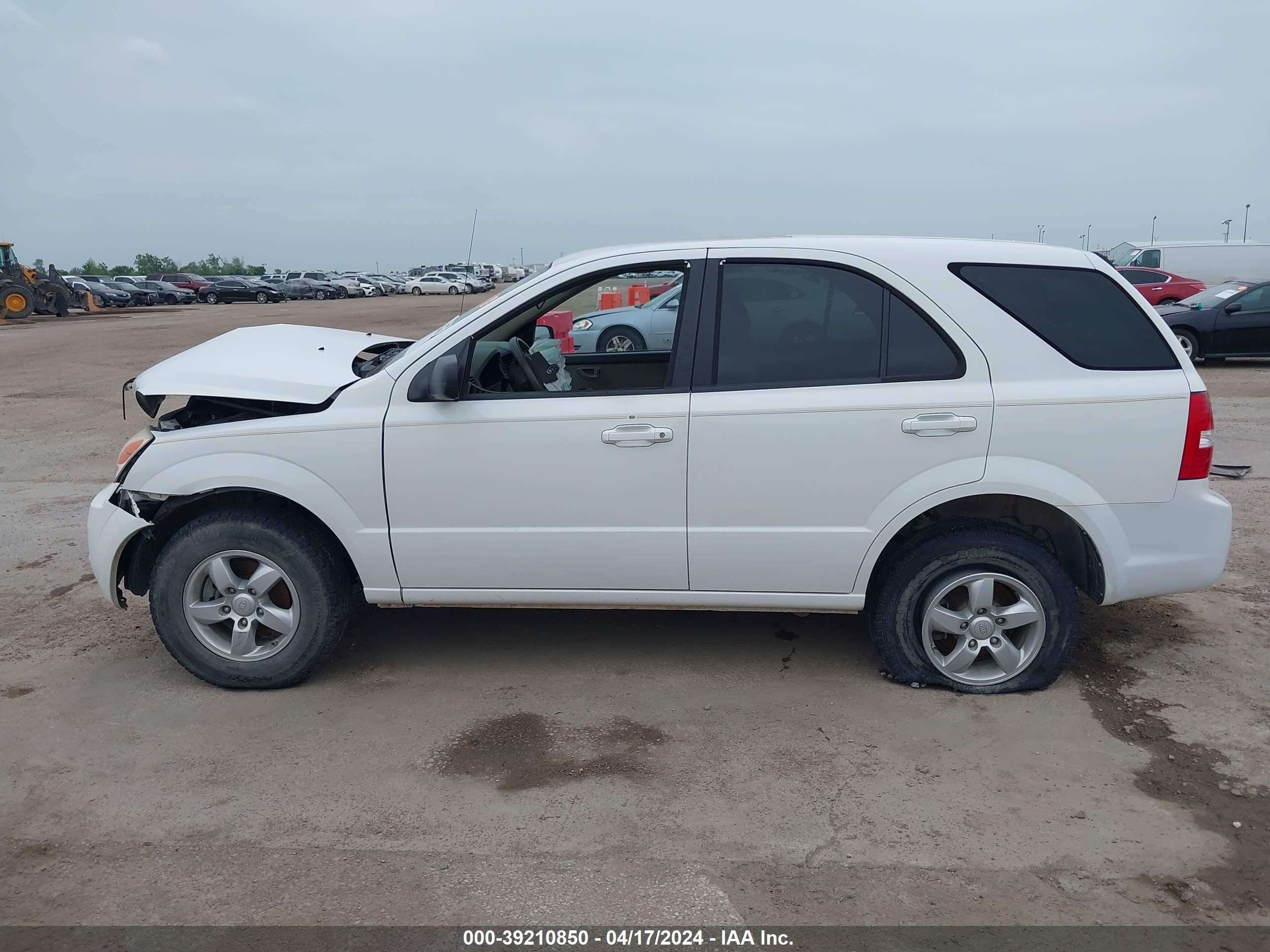 Photo 13 VIN: KNDJD735185846709 - KIA SORENTO 