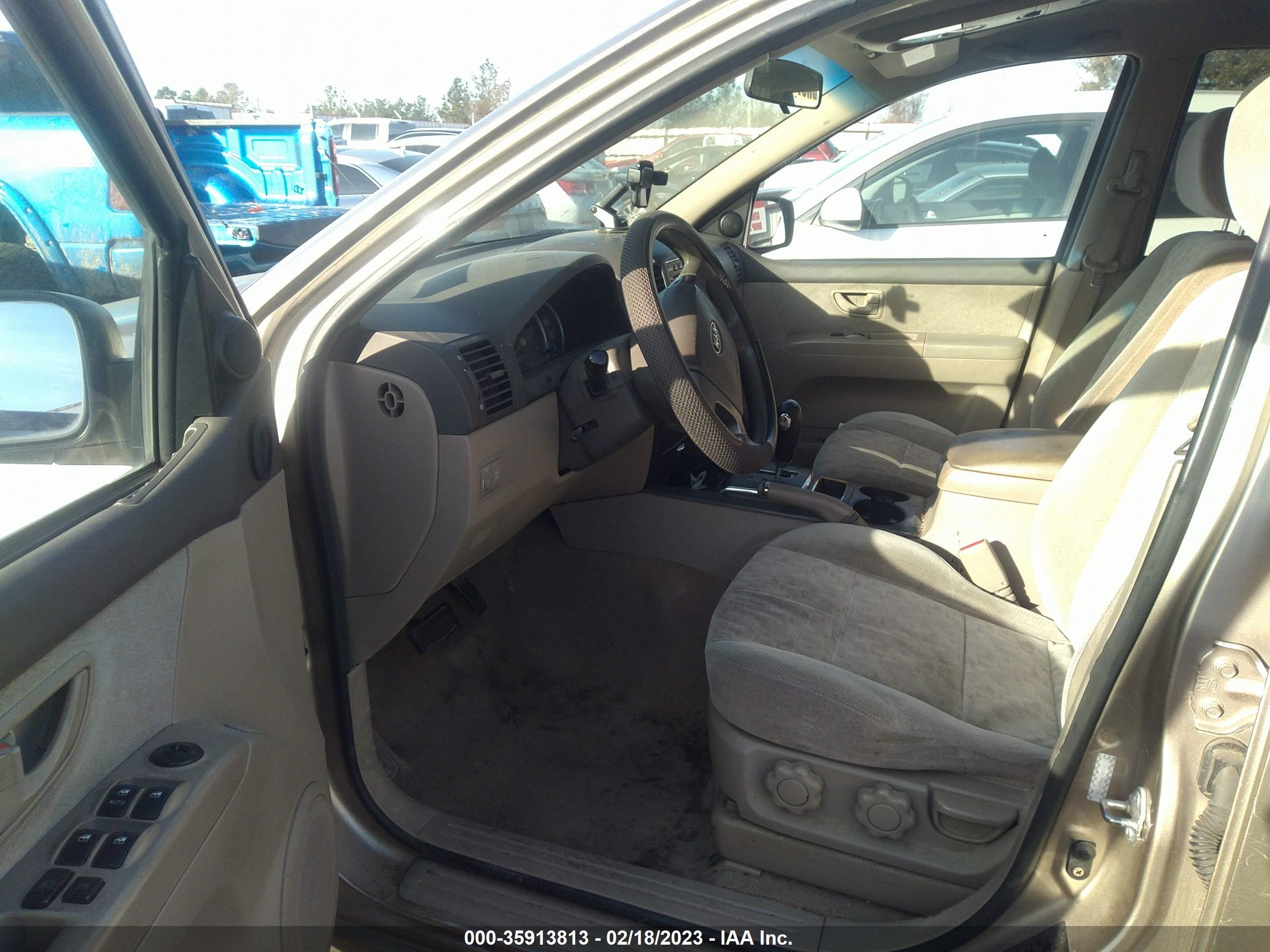 Photo 4 VIN: KNDJD735885761088 - KIA SORENTO 