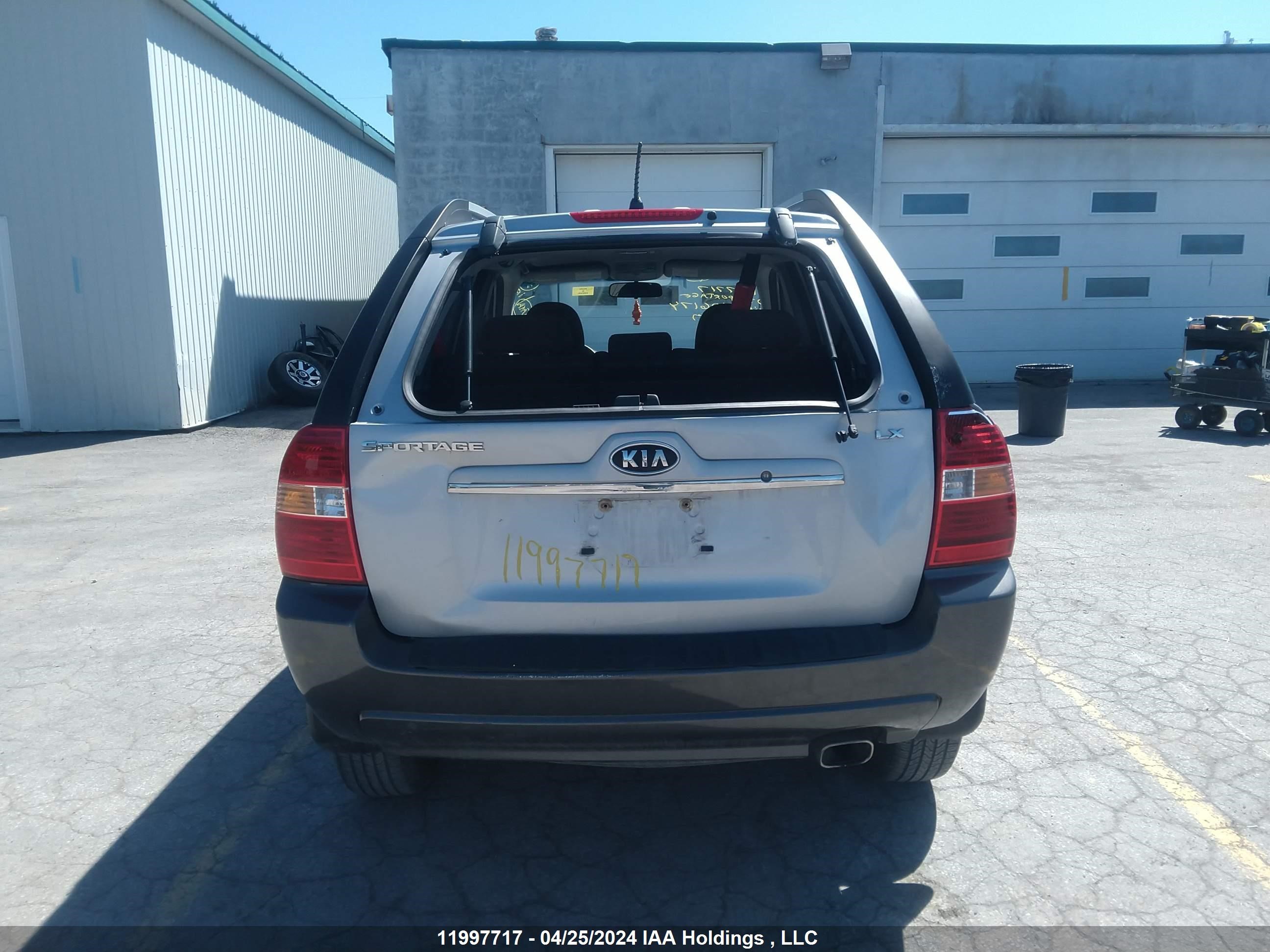 Photo 16 VIN: KNDJF722777406174 - KIA SPORTAGE 