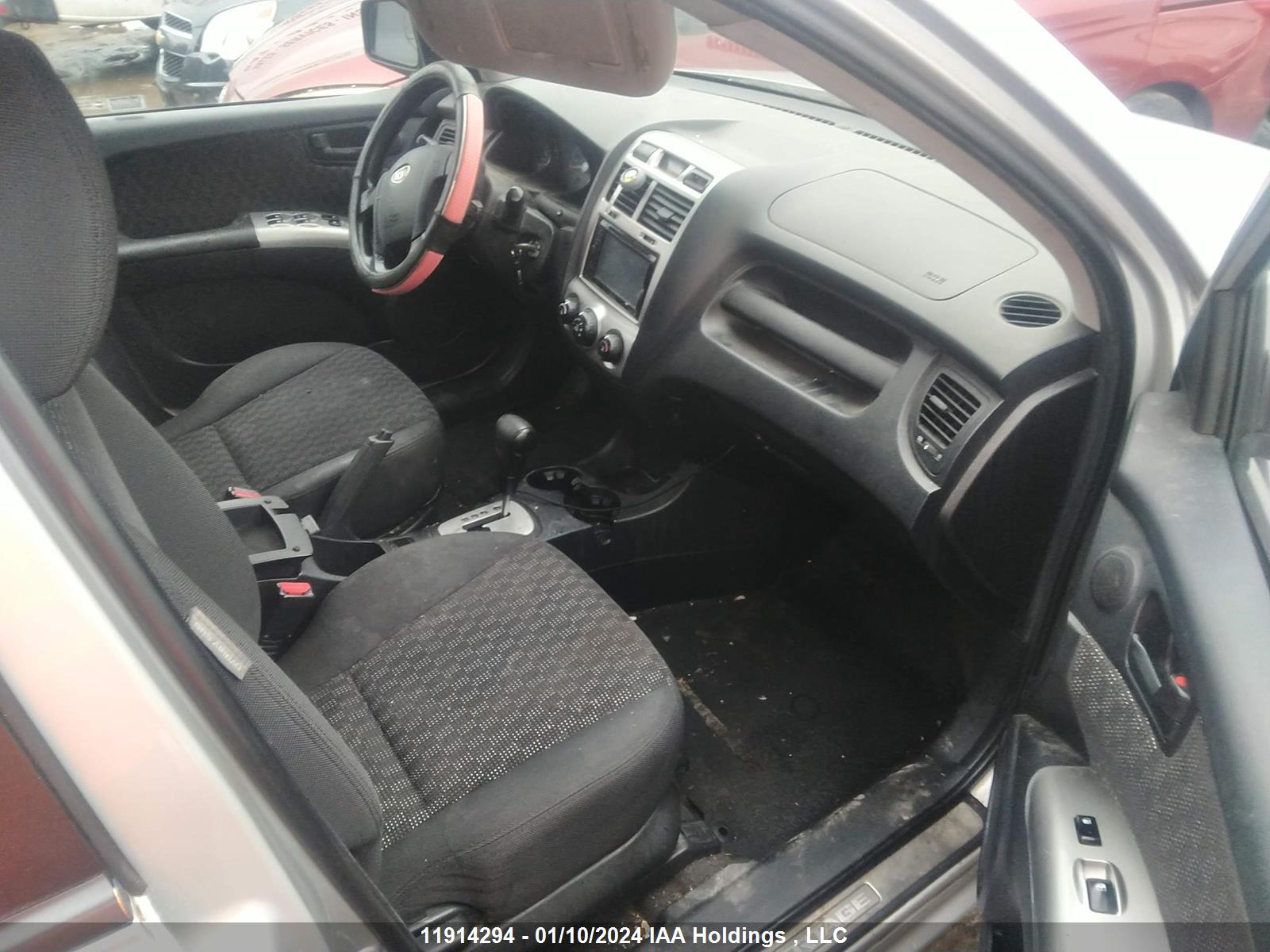 Photo 4 VIN: KNDJF722977406175 - KIA SPORTAGE 