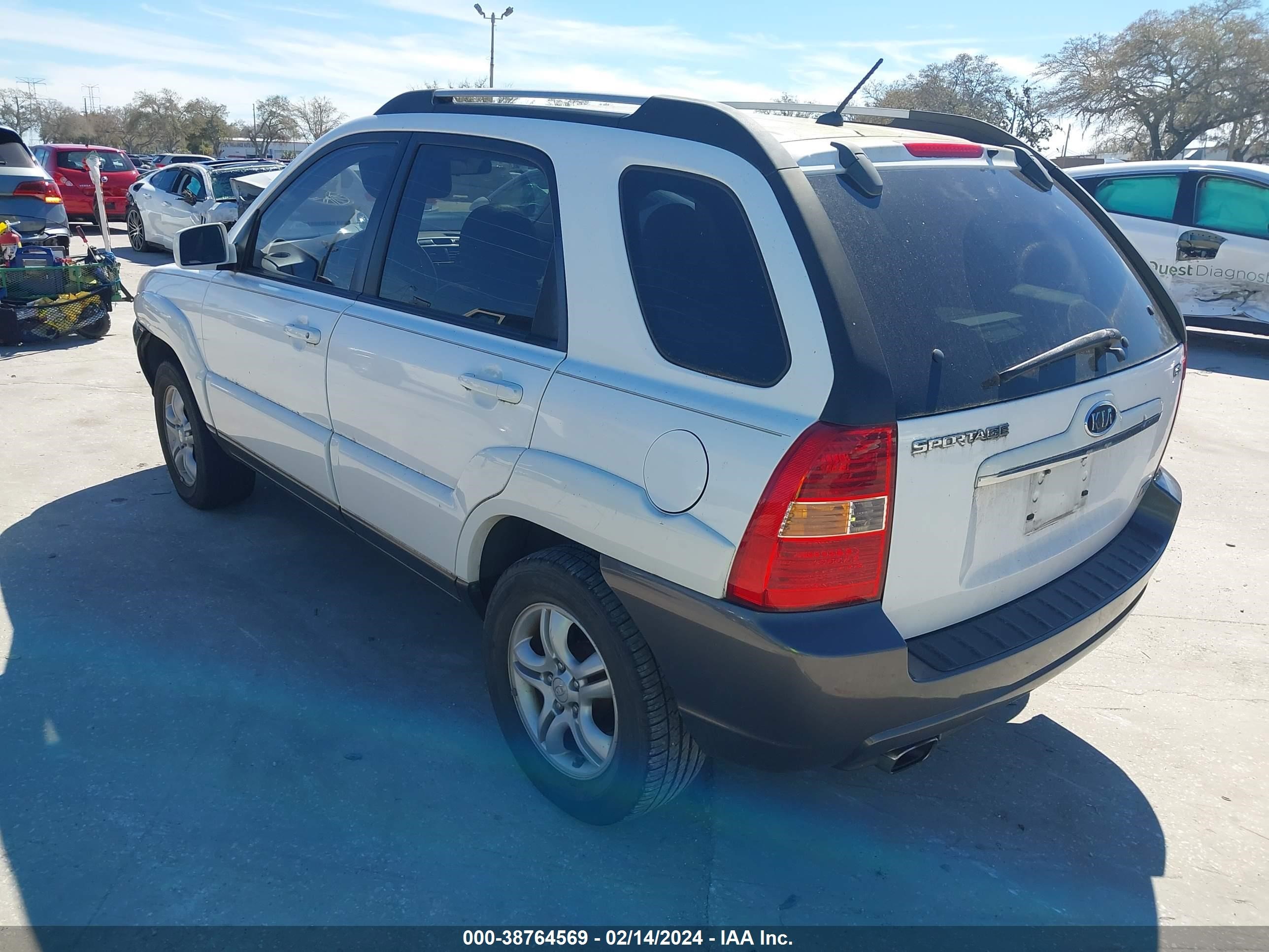 Photo 2 VIN: KNDJF723687461158 - KIA SPORTAGE 