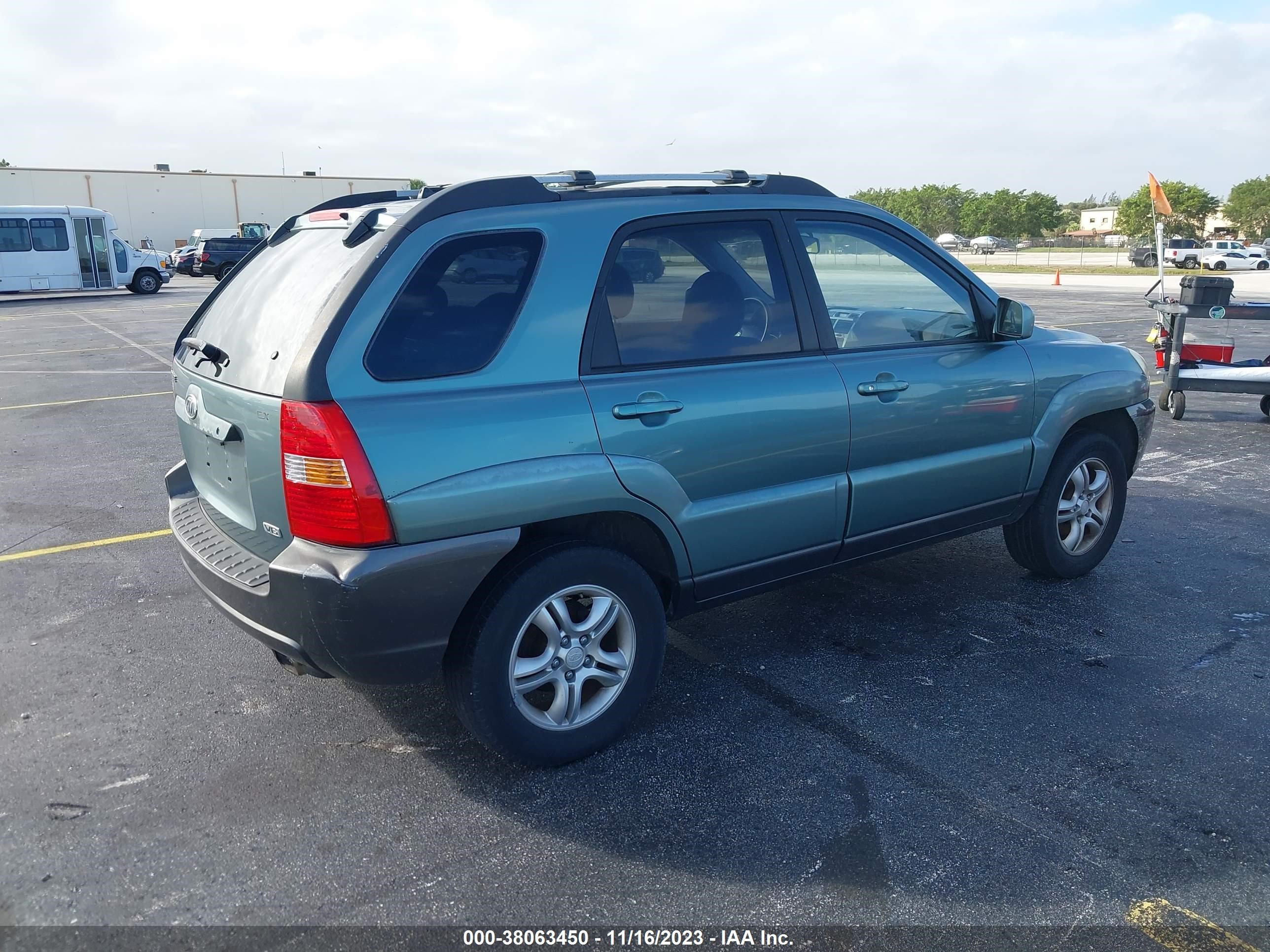 Photo 3 VIN: KNDJF723X57124732 - KIA SPORTAGE 