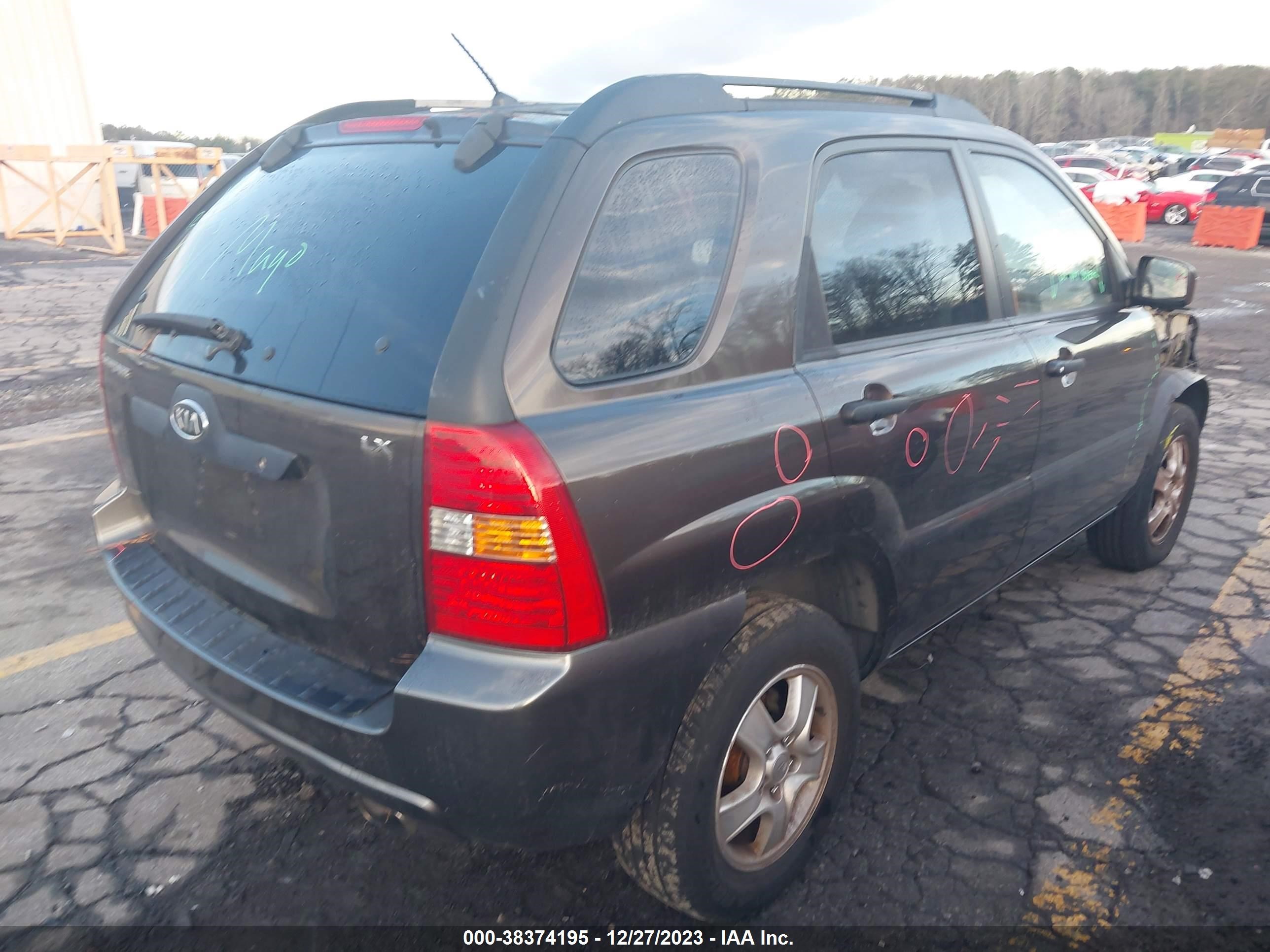 Photo 3 VIN: KNDJF724867197611 - KIA SPORTAGE 