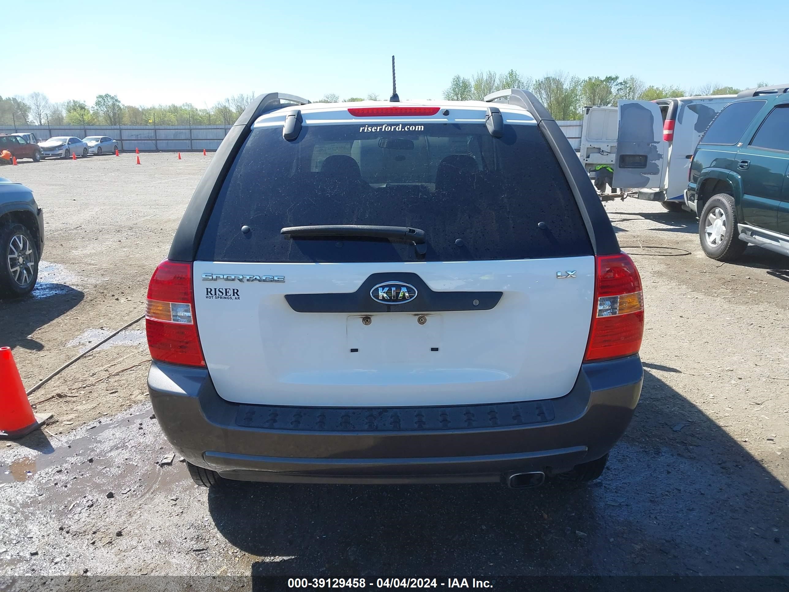 Photo 15 VIN: KNDJF724967295420 - KIA SPORTAGE 