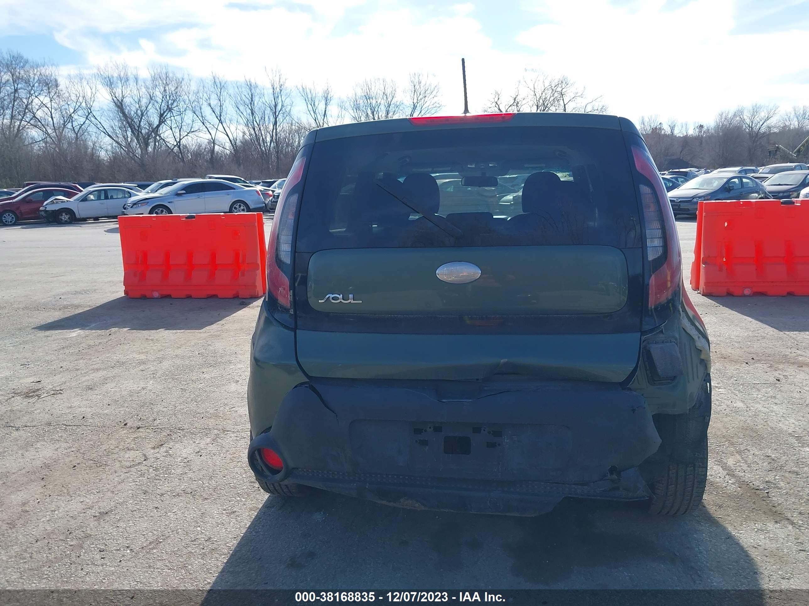 Photo 16 VIN: KNDJN2A20E7037663 - KIA SOUL 