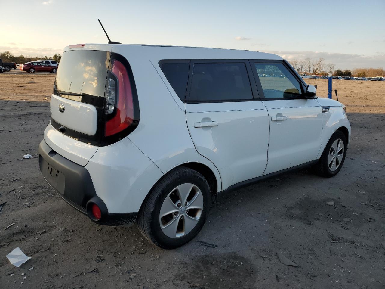 Photo 2 VIN: KNDJN2A20F7233846 - KIA SOUL 