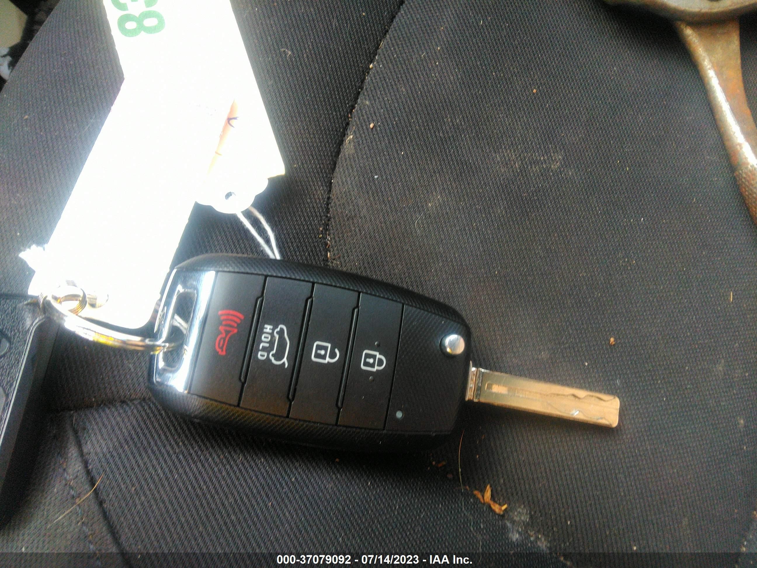 Photo 10 VIN: KNDJN2A20F7764285 - KIA SOUL 