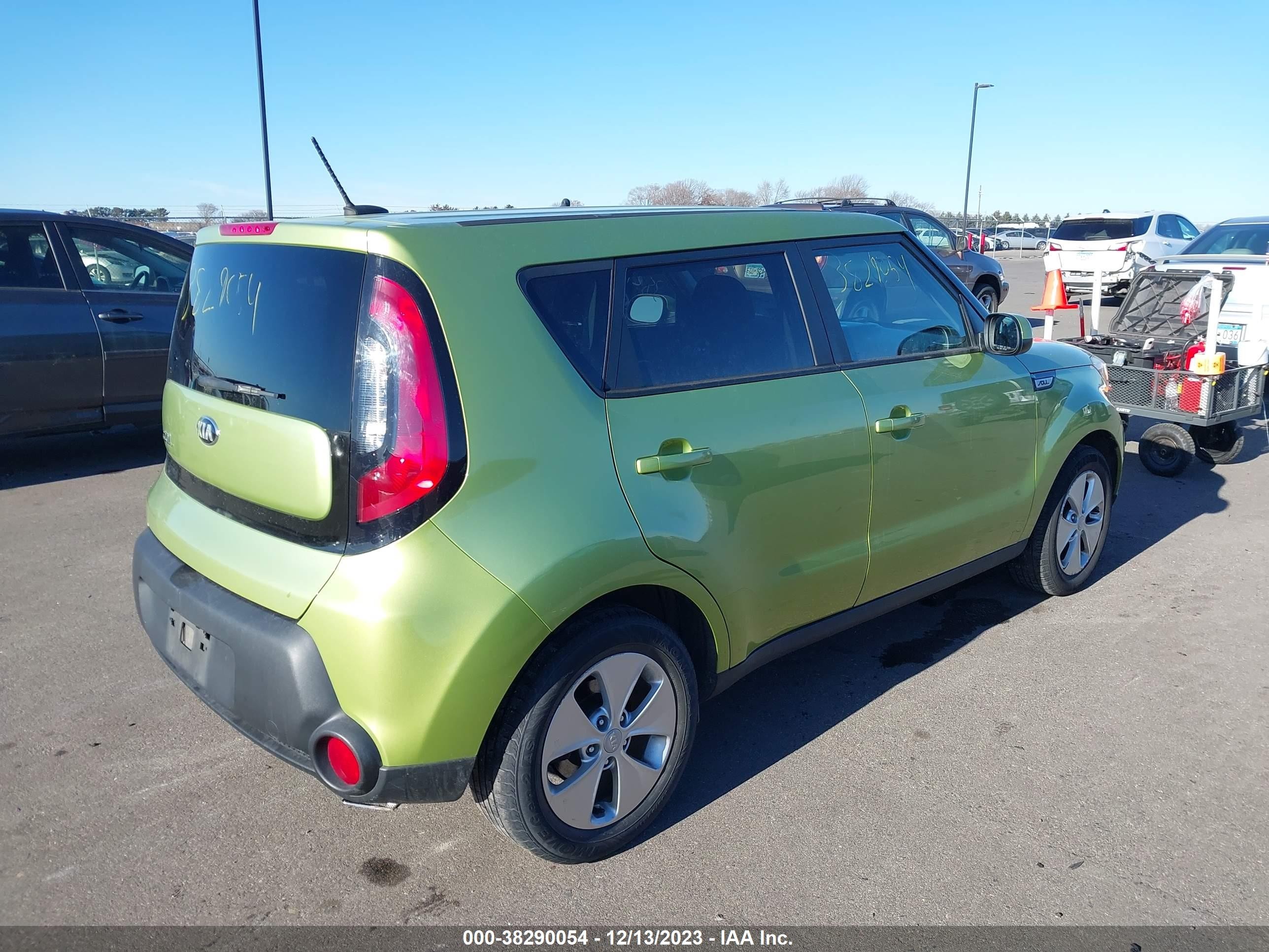 Photo 3 VIN: KNDJN2A20F7806647 - KIA SOUL 