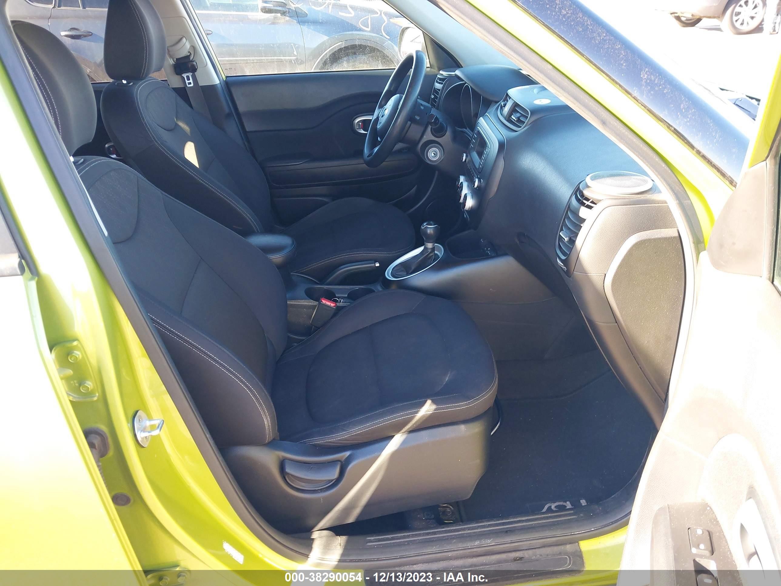 Photo 4 VIN: KNDJN2A20F7806647 - KIA SOUL 