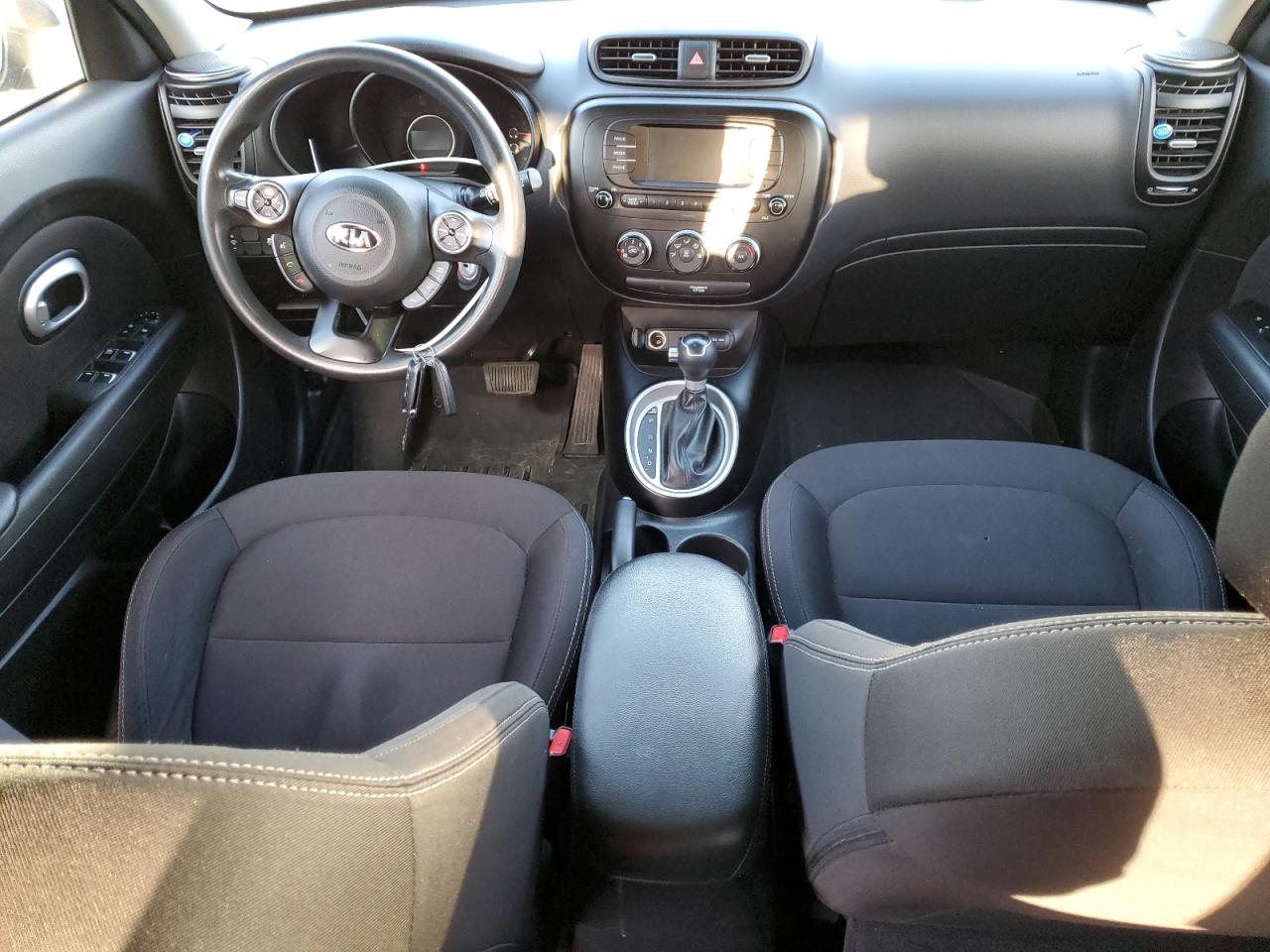 Photo 7 VIN: KNDJN2A20H7504049 - KIA SOUL 