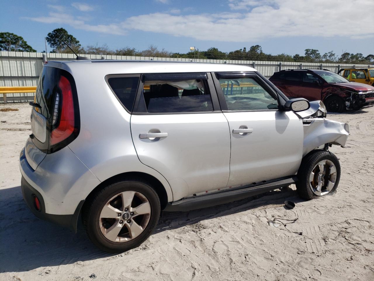 Photo 2 VIN: KNDJN2A20K7667856 - KIA SOUL 