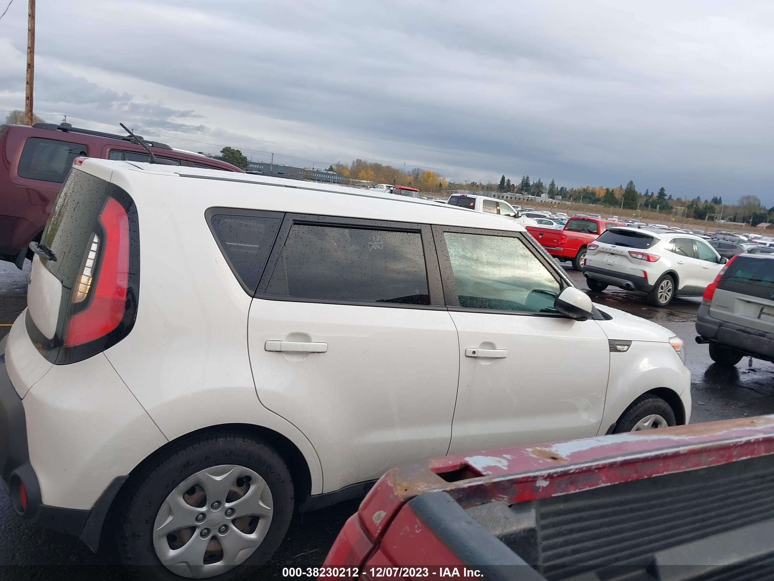 Photo 11 VIN: KNDJN2A21E7093983 - KIA SOUL 