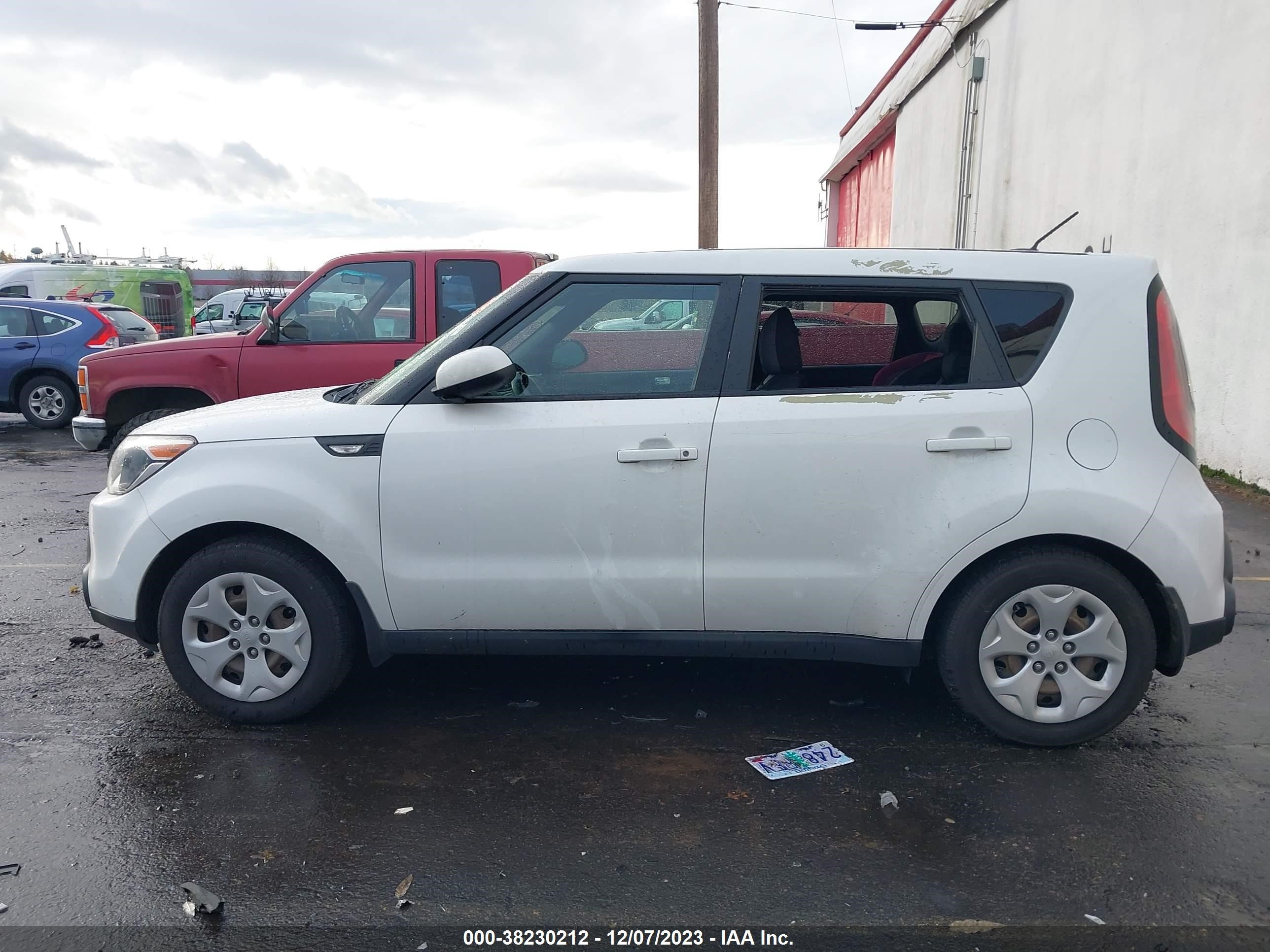 Photo 12 VIN: KNDJN2A21E7093983 - KIA SOUL 