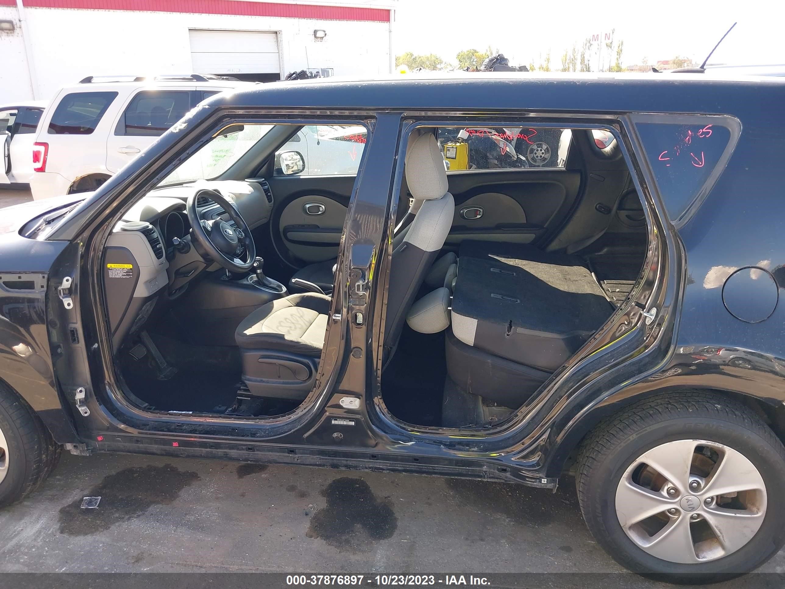 Photo 5 VIN: KNDJN2A21F7783380 - KIA SOUL 