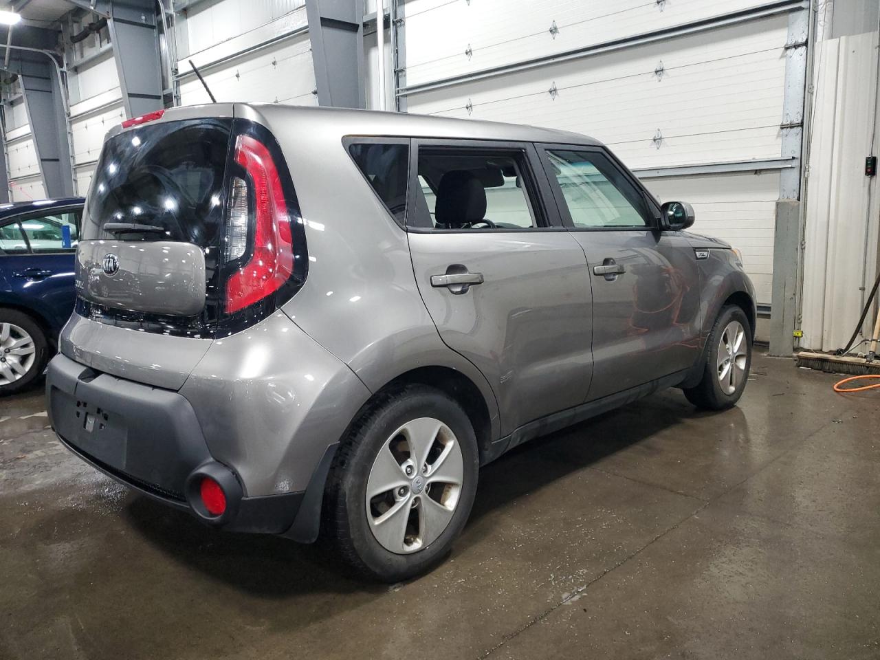 Photo 2 VIN: KNDJN2A21G7334332 - KIA SOUL 