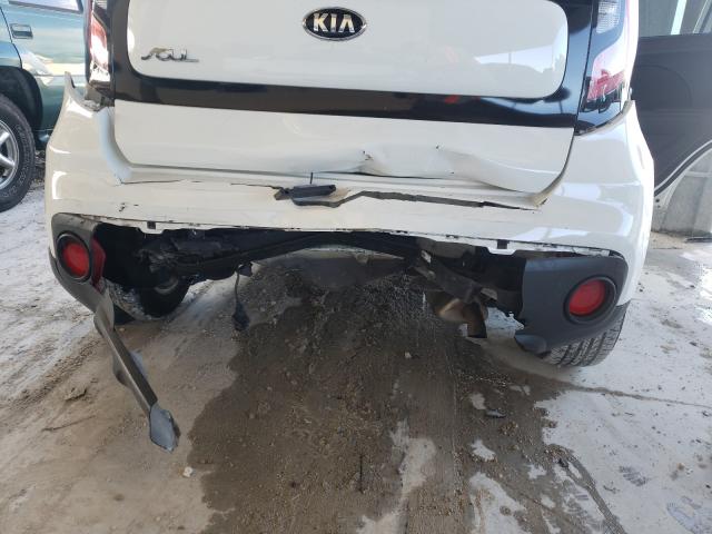 Photo 8 VIN: KNDJN2A21H7458215 - KIA SOUL 