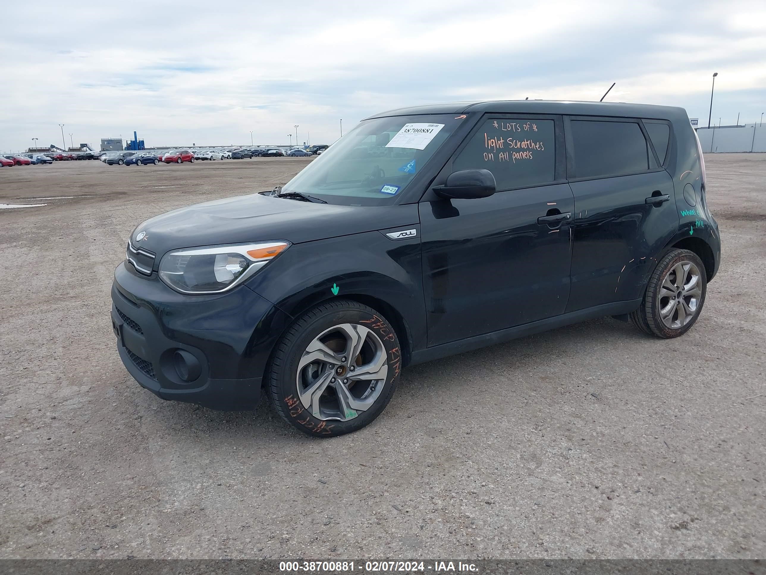 Photo 5 VIN: KNDJN2A21H7463558 - KIA SOUL 